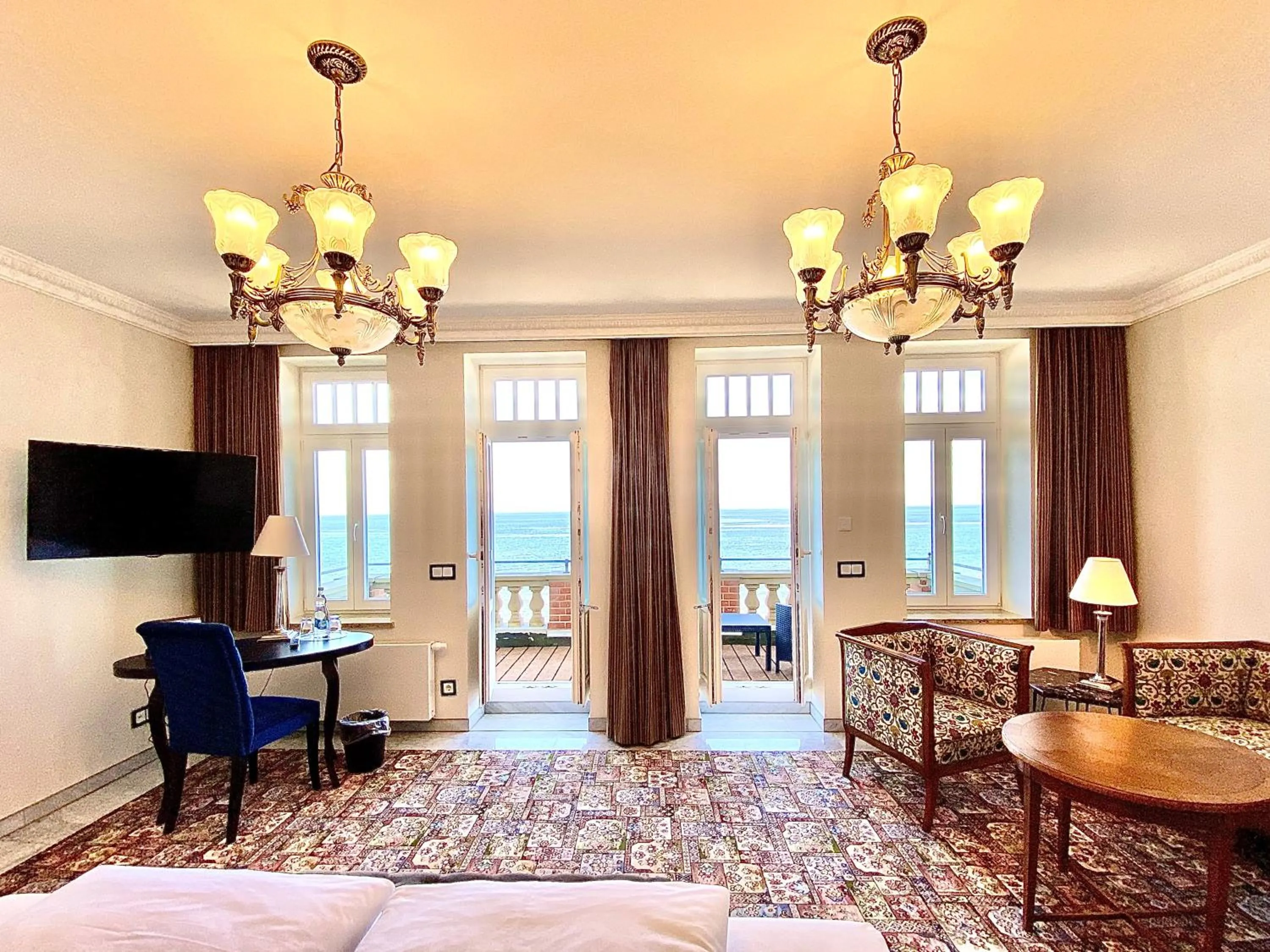 TV and multimedia, Bed in meergut HOTELS