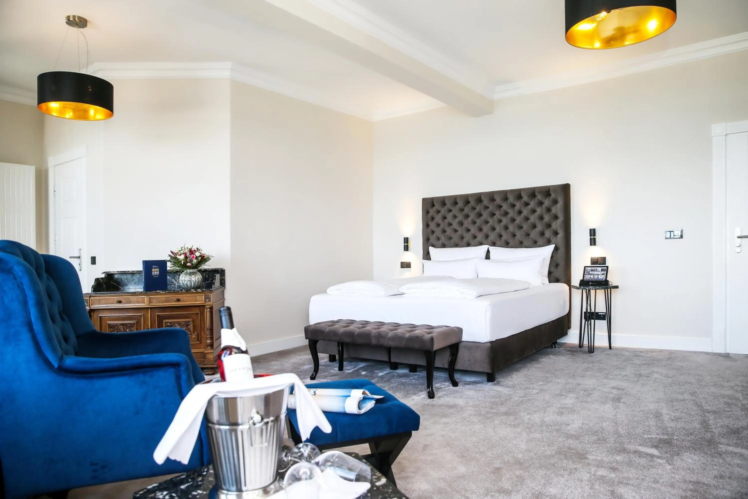 Bed in meergut HOTELS