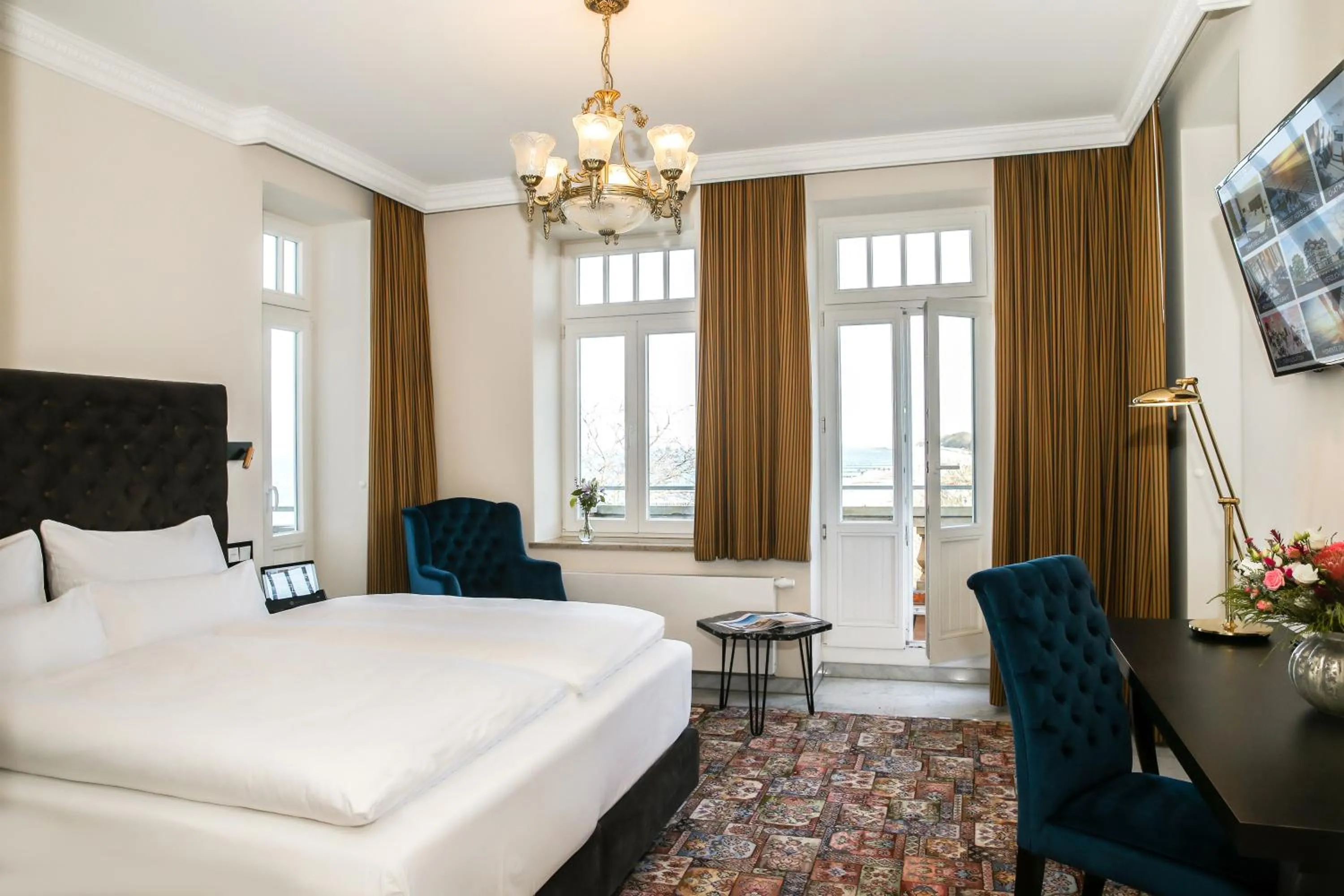 Bed in meergut HOTELS