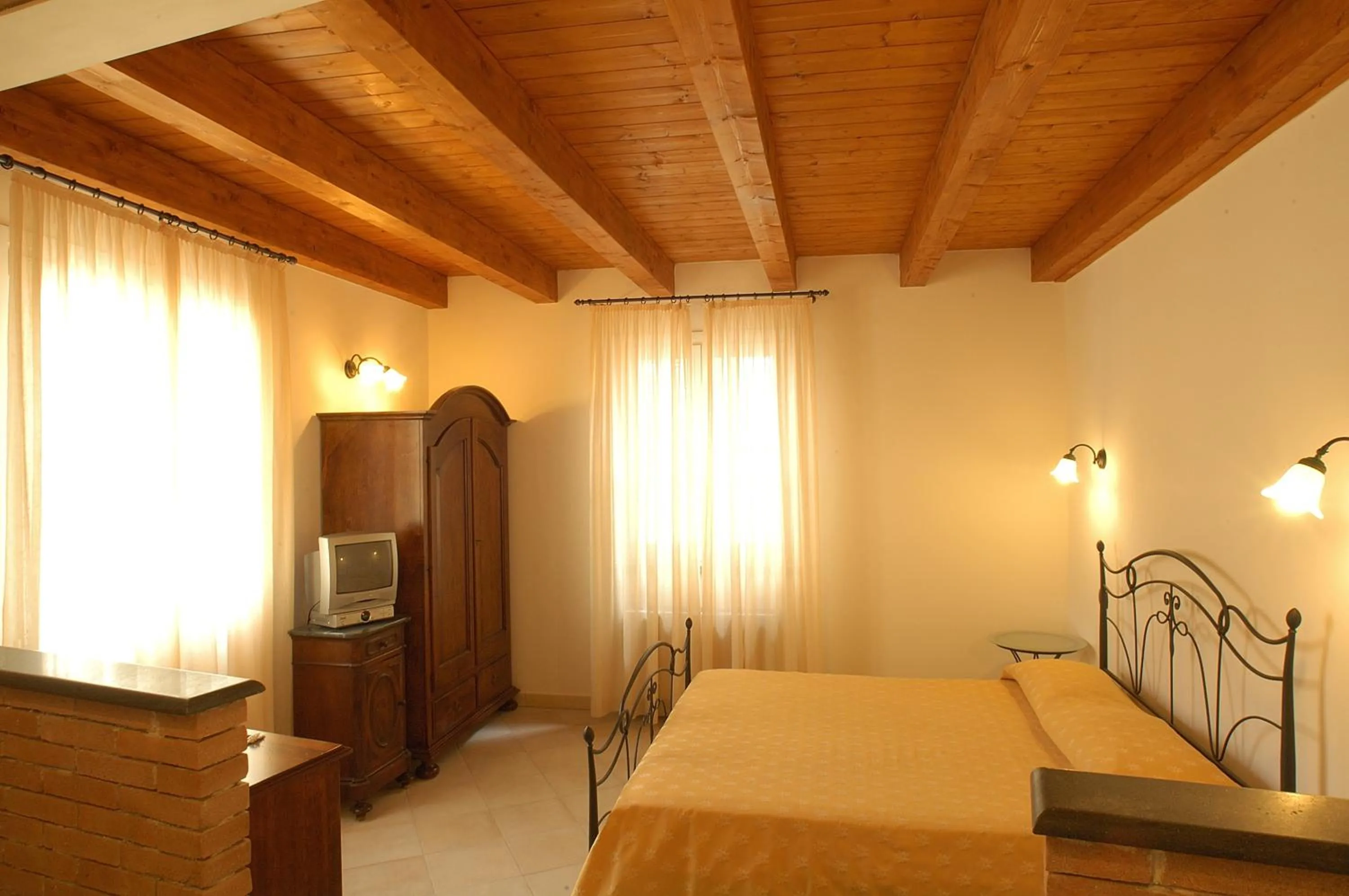 Photo of the whole room, Bed in L'Antico Borgo B&B