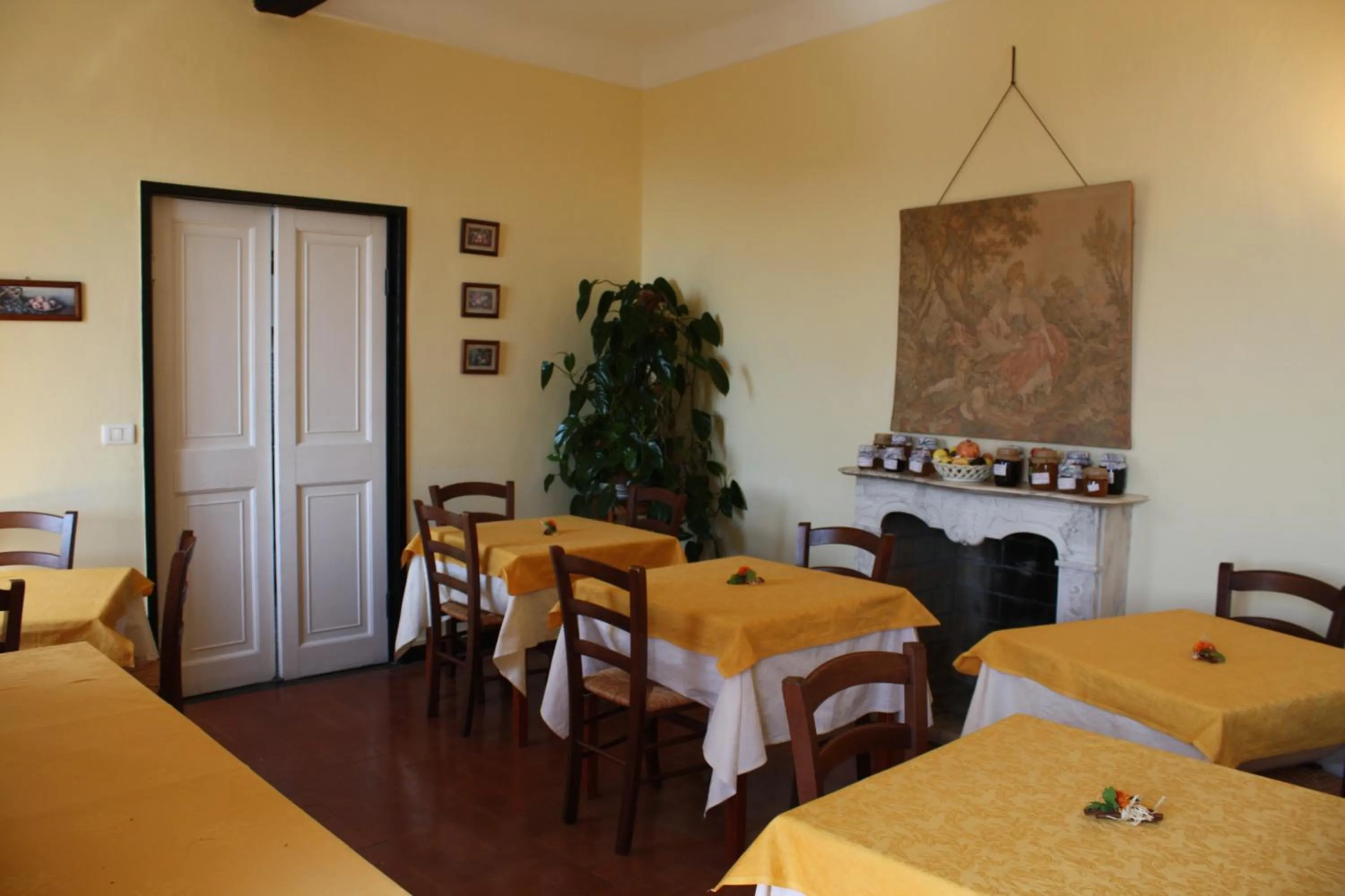 Restaurant/places to eat in L'Antico Borgo B&B