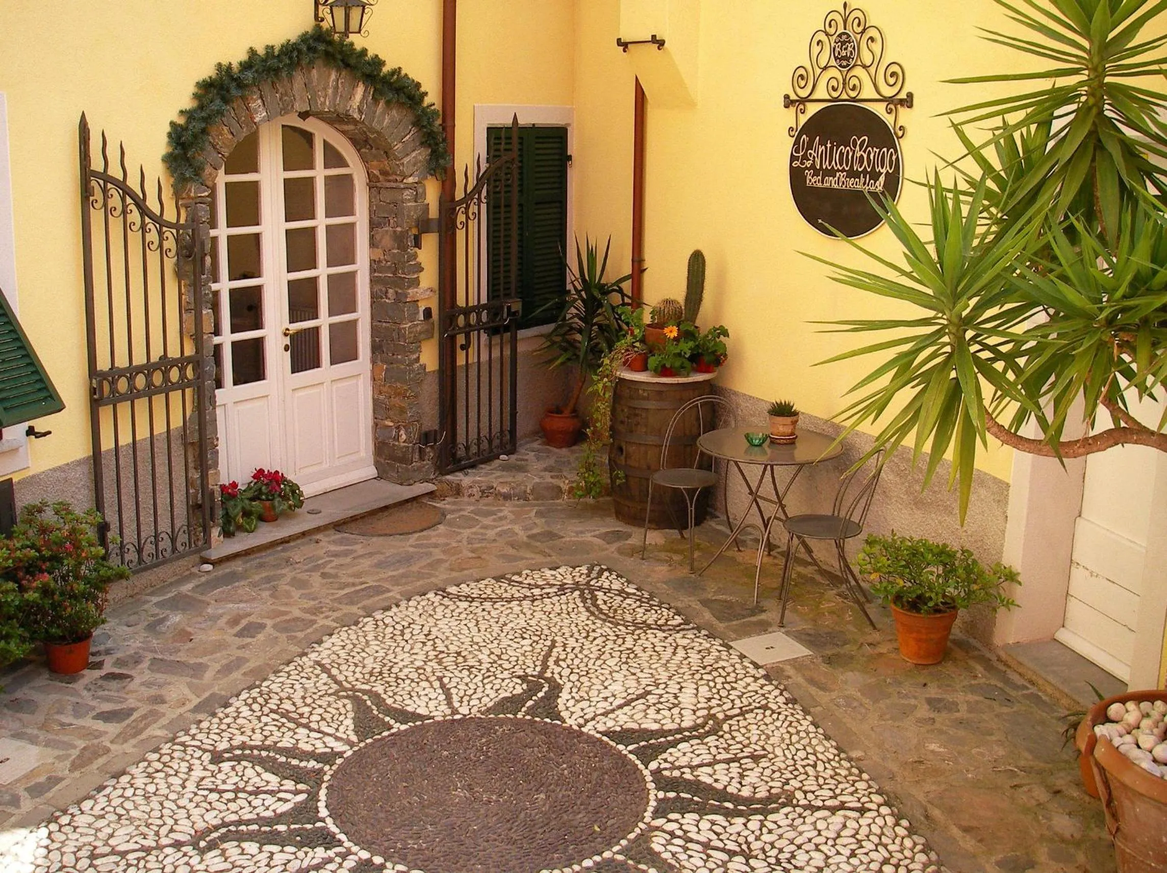 Facade/entrance in L'Antico Borgo B&B