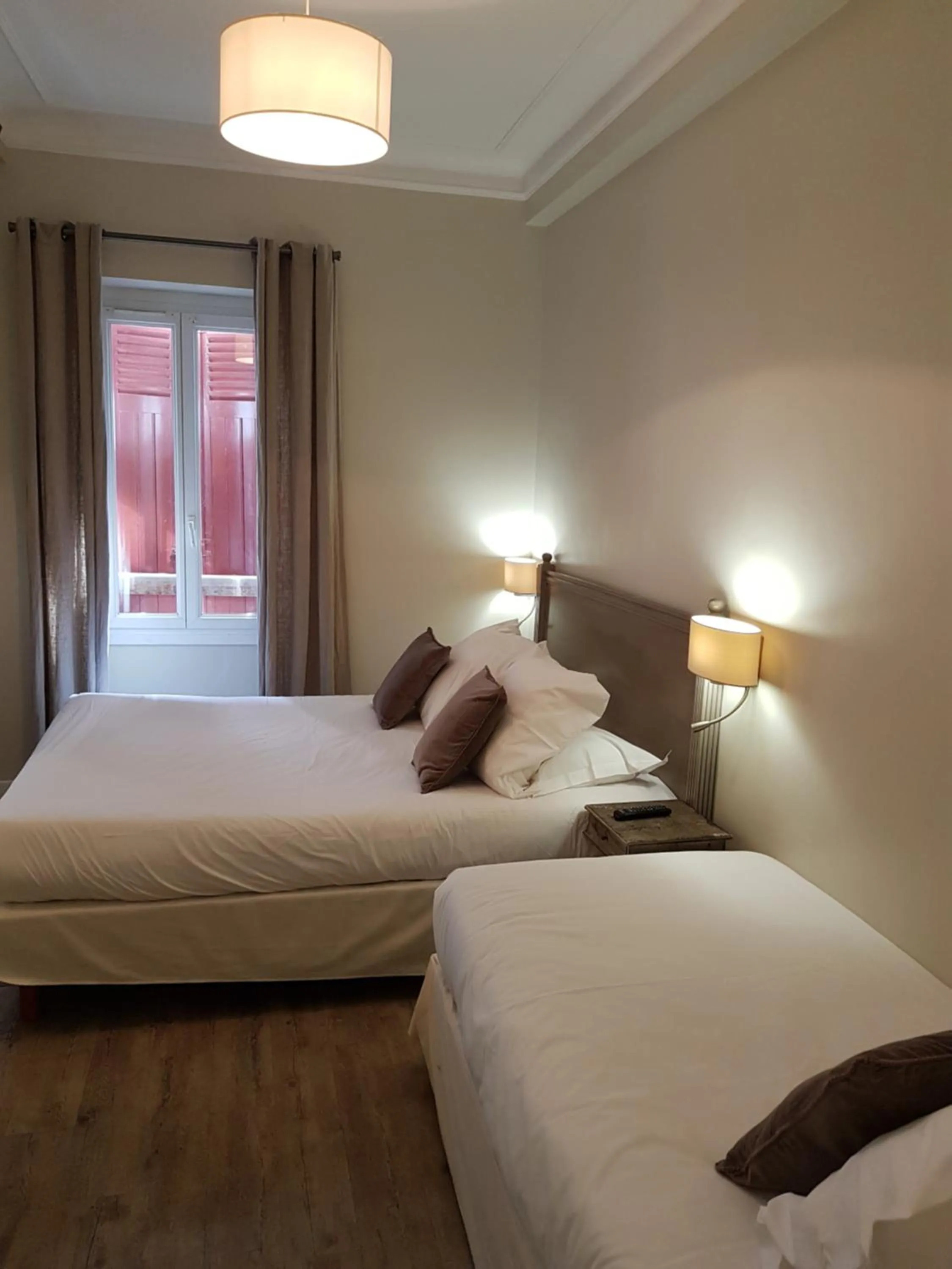 City view, Bed in Hôtel Au Bon Coin