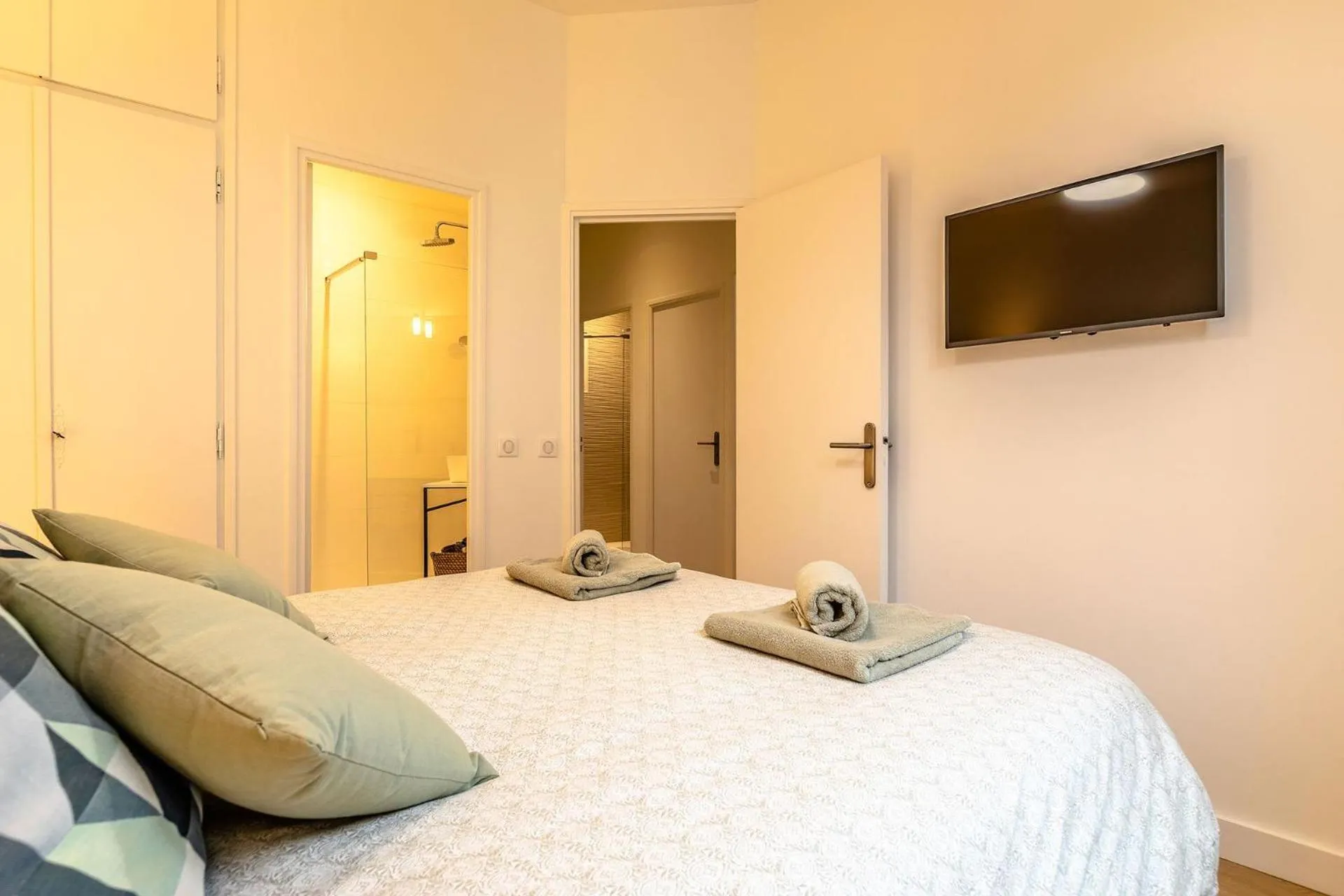 Bed in Hôtel Au Bon Coin