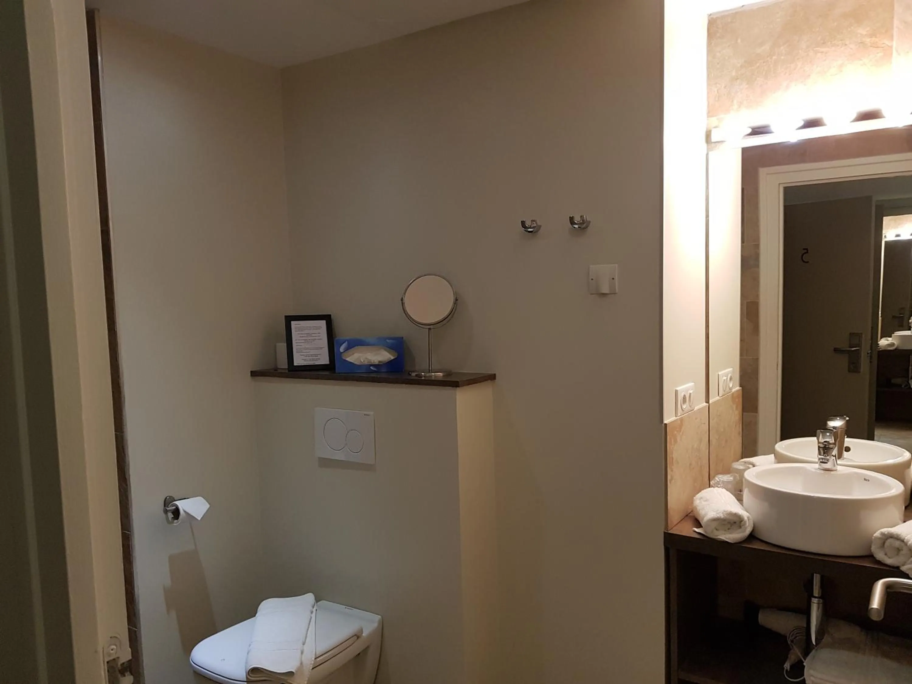 Bathroom in Hôtel Au Bon Coin