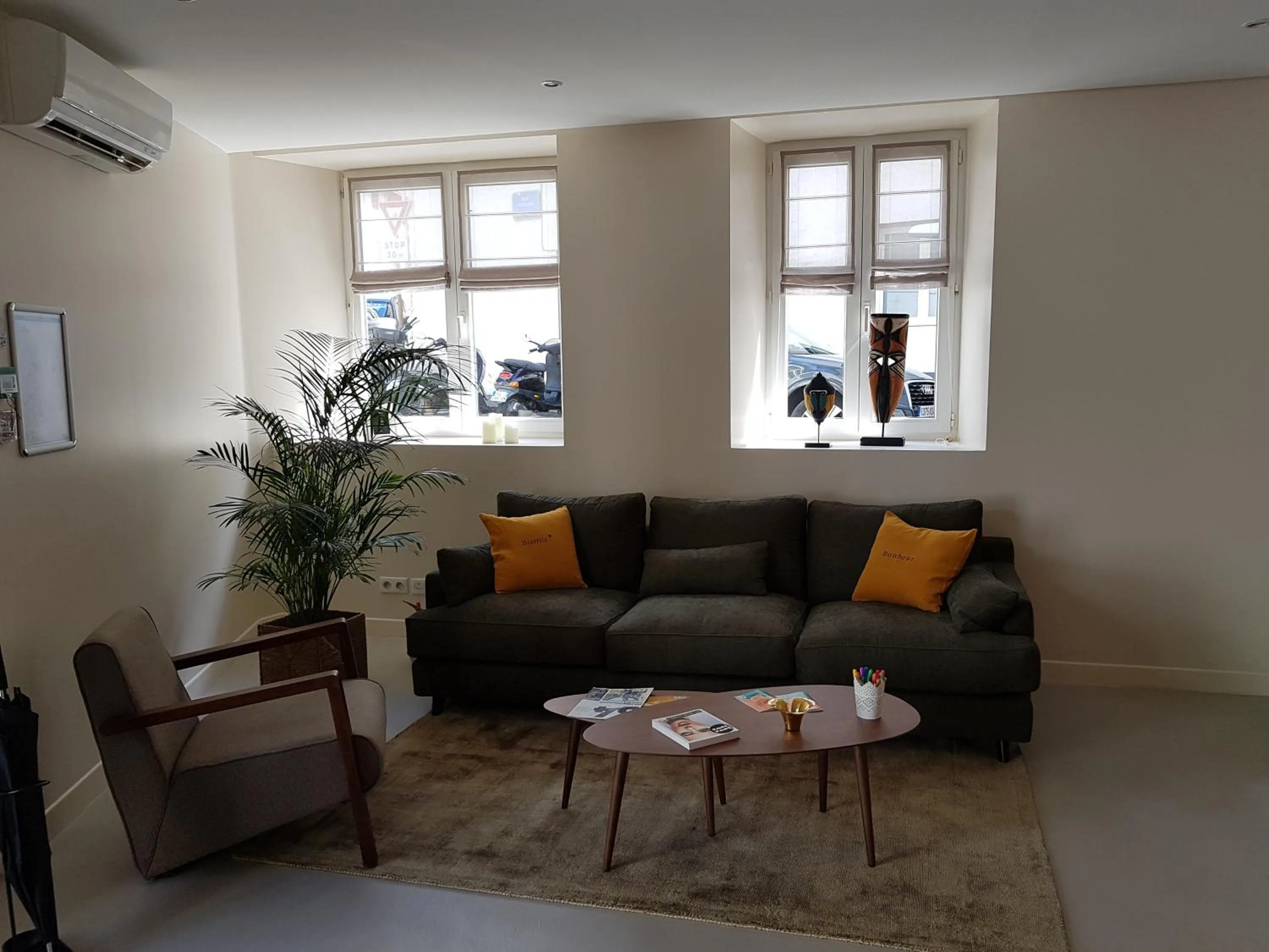 Lobby or reception in Hôtel Au Bon Coin