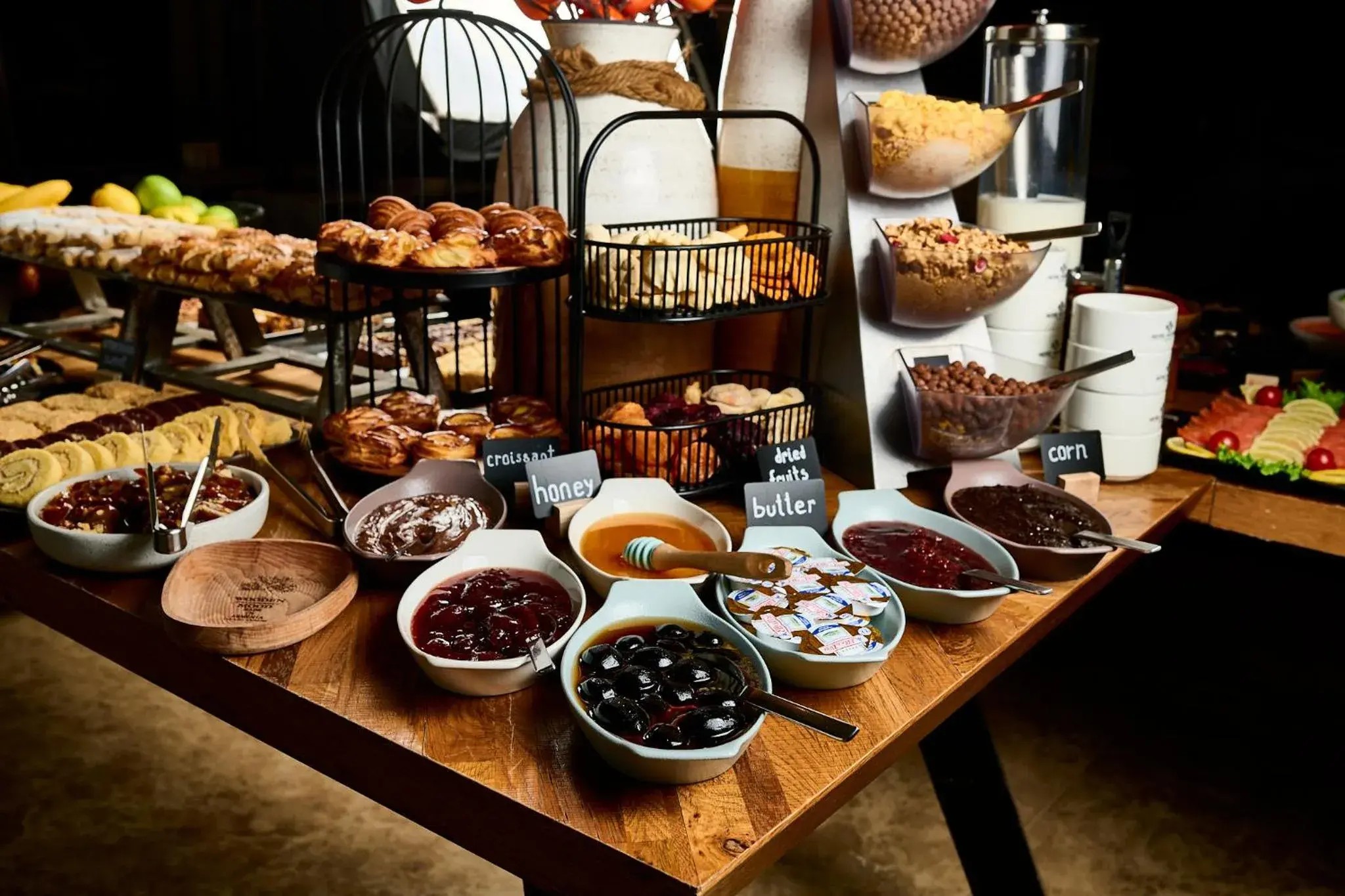 Breakfast in National by Stellar Hotels, Yerevan Breakfast in National by Stellar Hotels, Yerevan