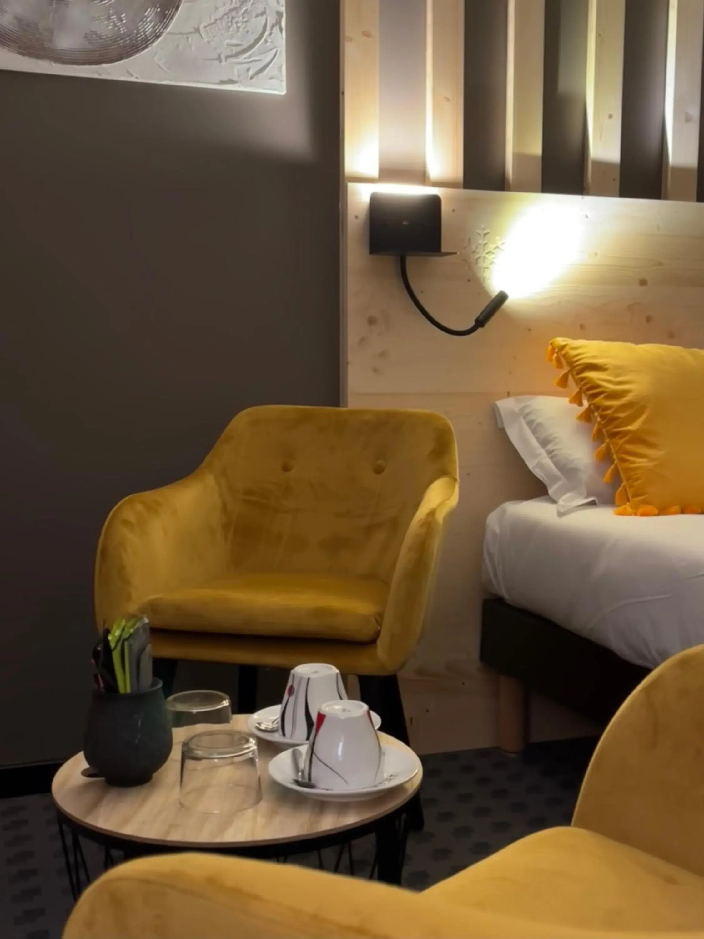 Double Room with Shower Mountain View in Le Sacca Hôtel restaurant Double Room with Shower Mountain View in Le Sacca Hôtel restaurant