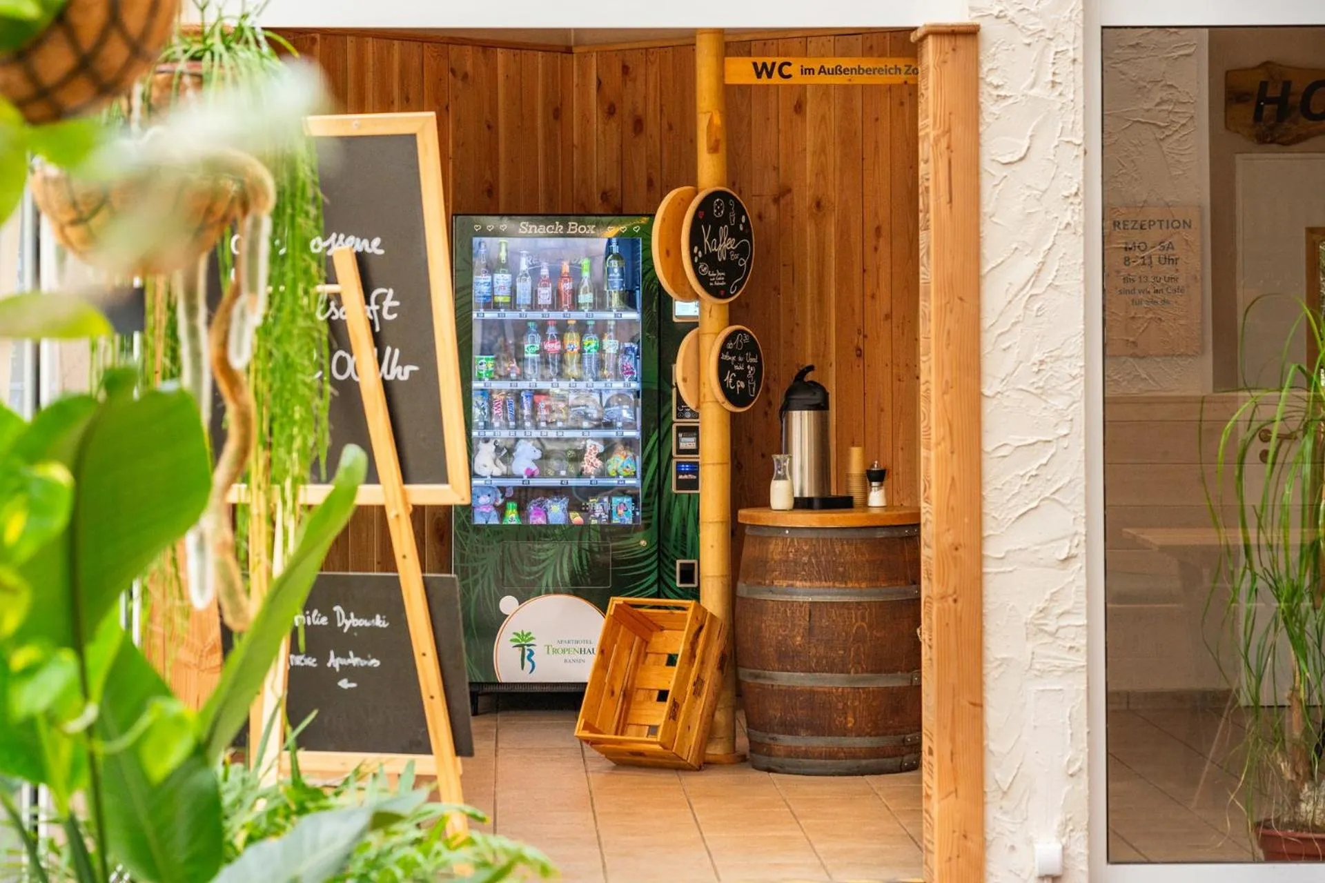 vending machine in Aparthotel Tropenhaus Bansin
