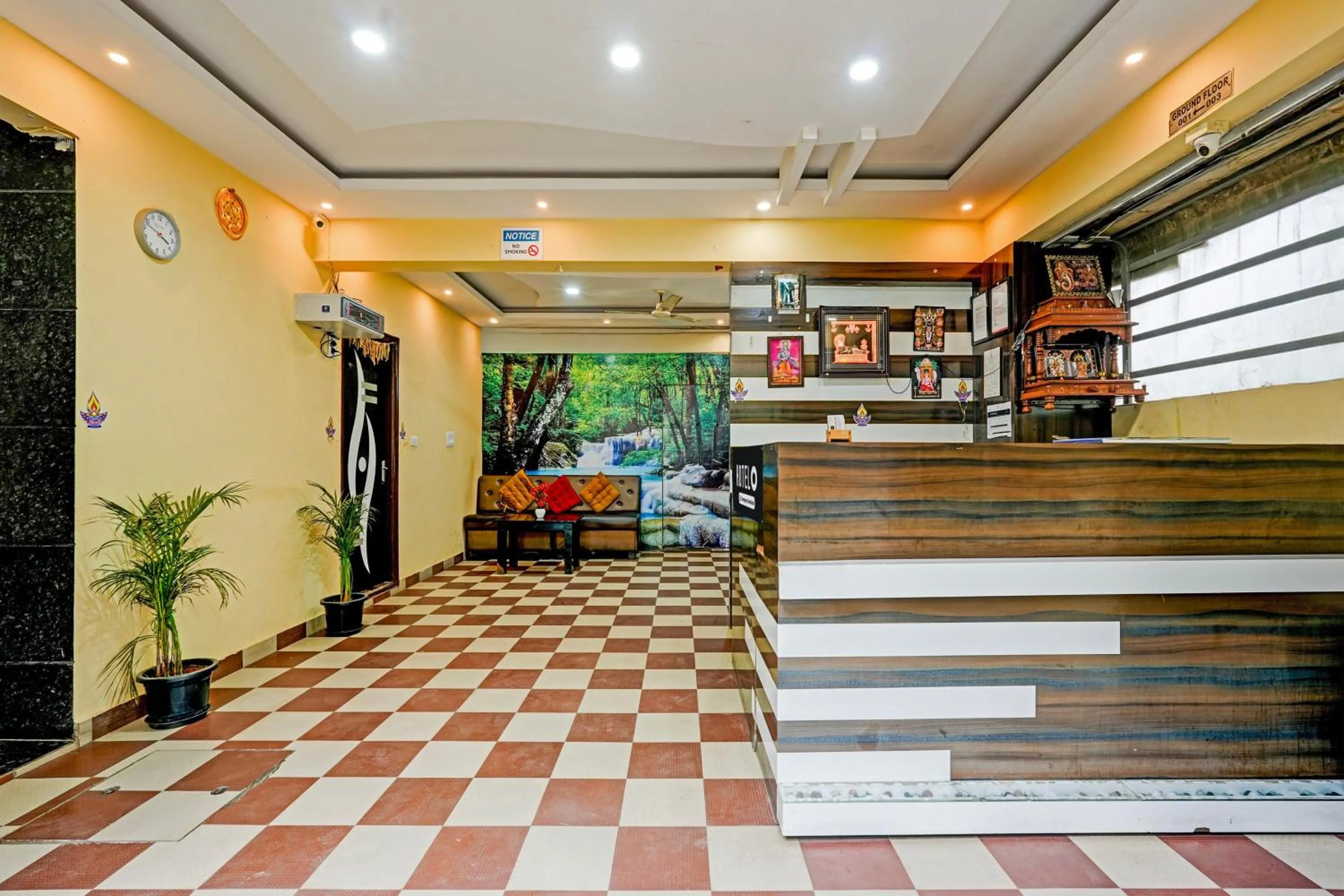Lobby or reception in Hotel O Ganakkal Near BGS Hospital Junction formerly Omkar Inn.