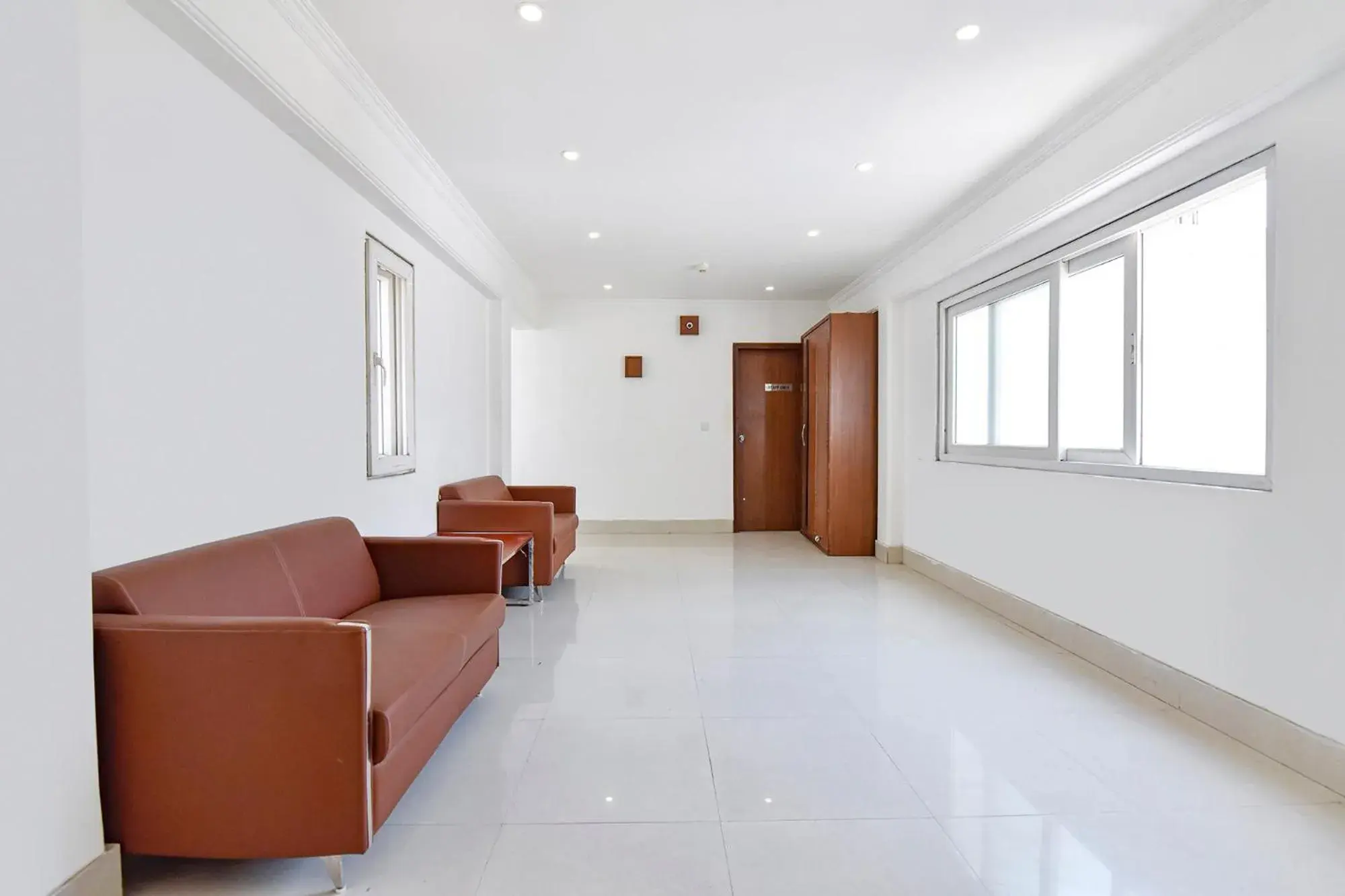 Lobby or reception in FabExpress Central Plaza Lobby or reception in FabExpress Central Plaza