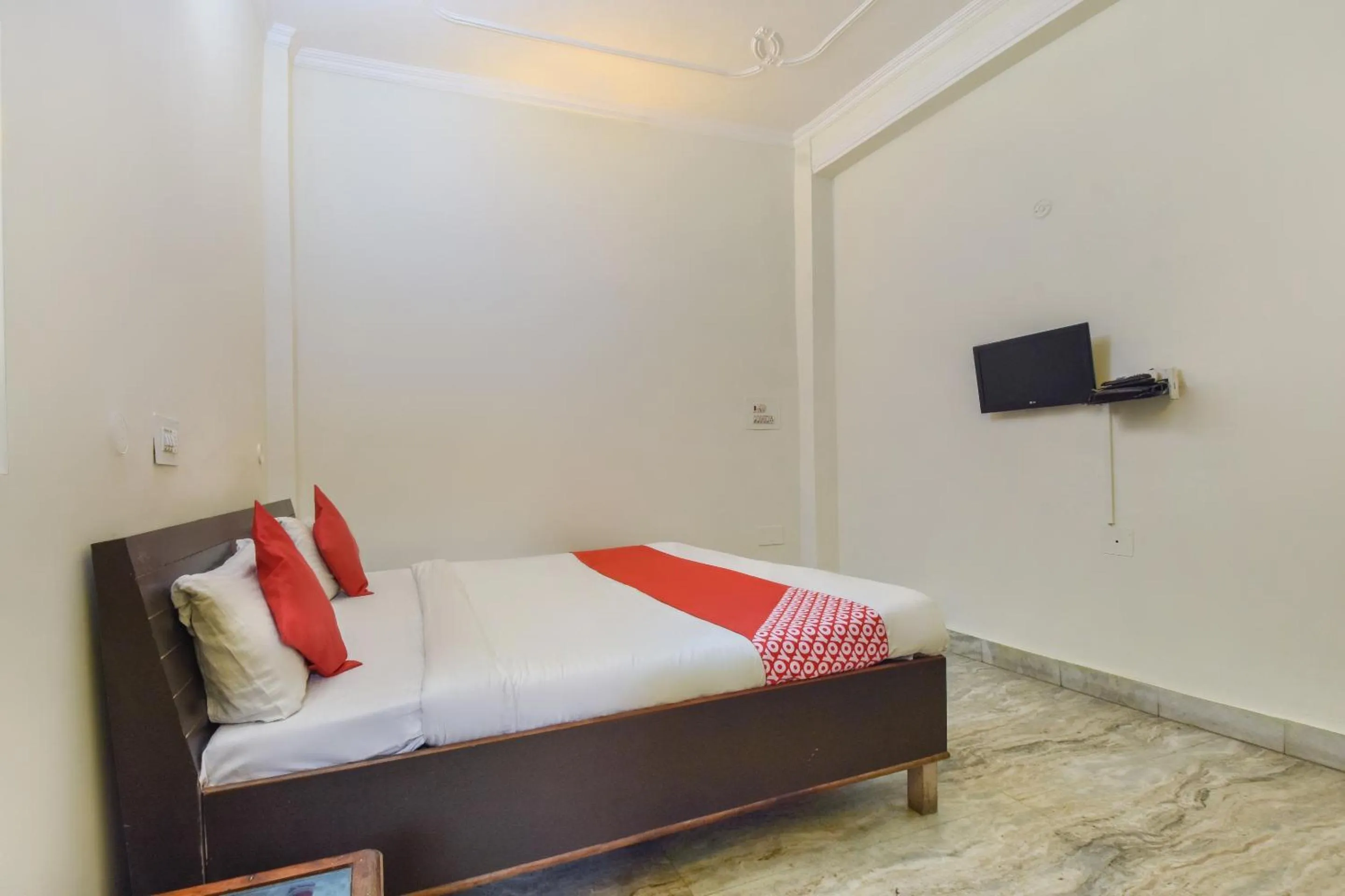 Bedroom, Bed in Hotel O Shree Laxmi Palace