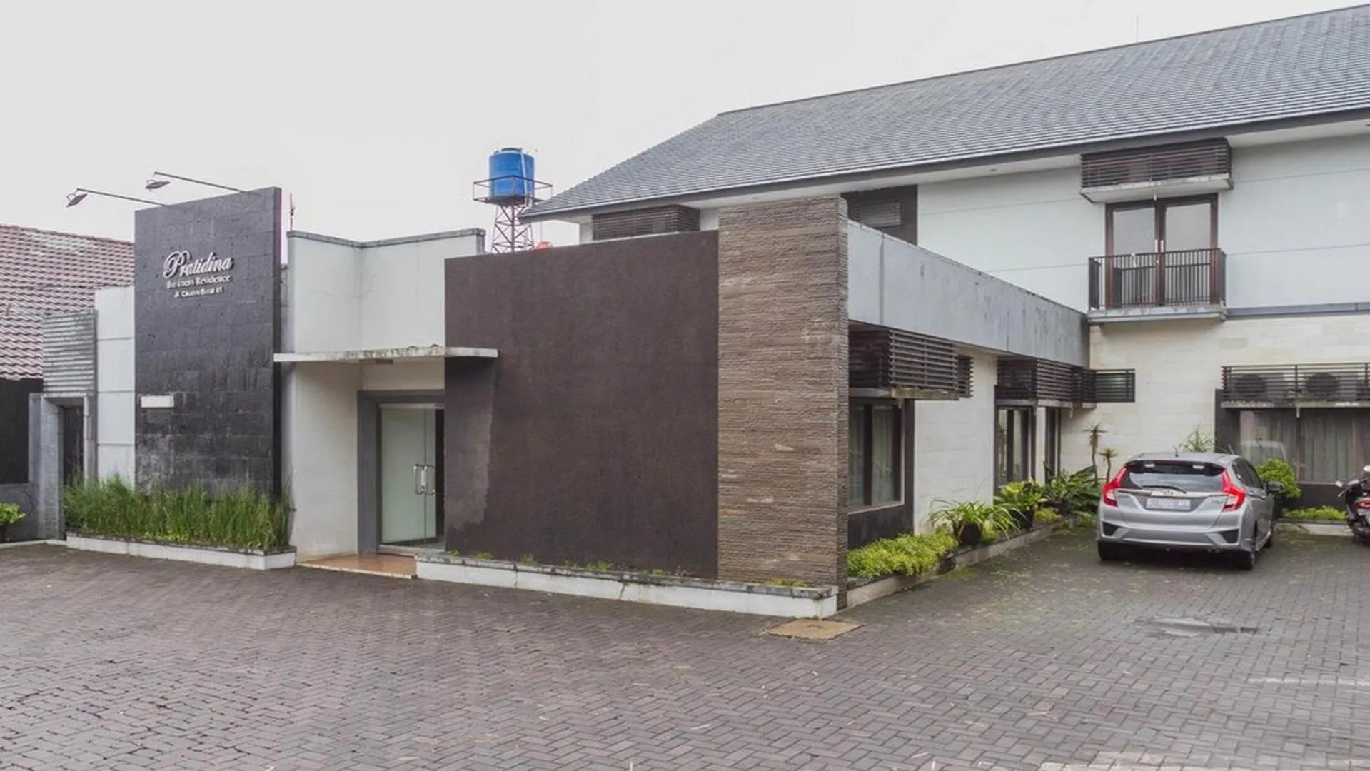 Property building in RedDoorz @ Cikutra 3