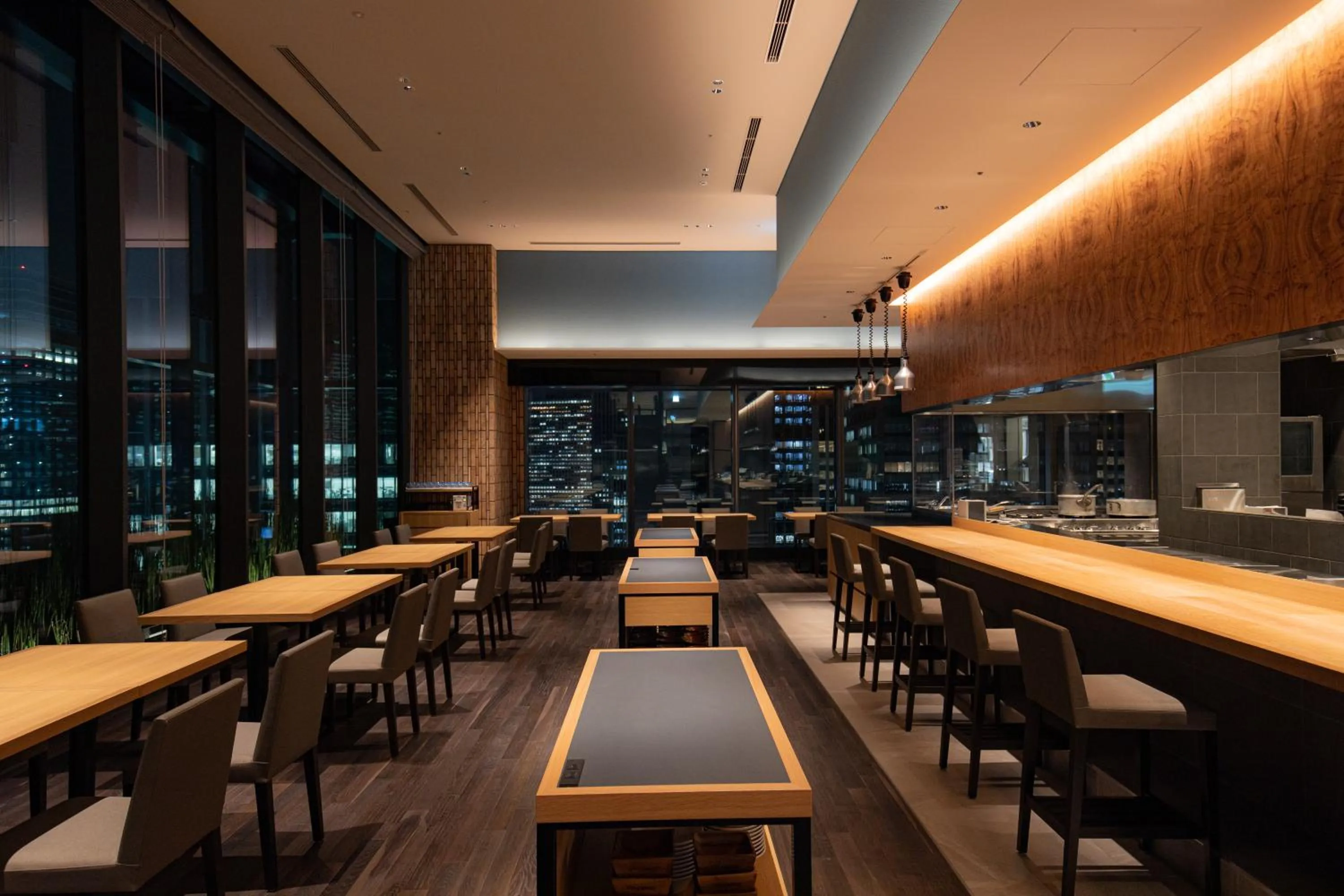 Restaurant/places to eat in THE BLOSSOM HIBIYA