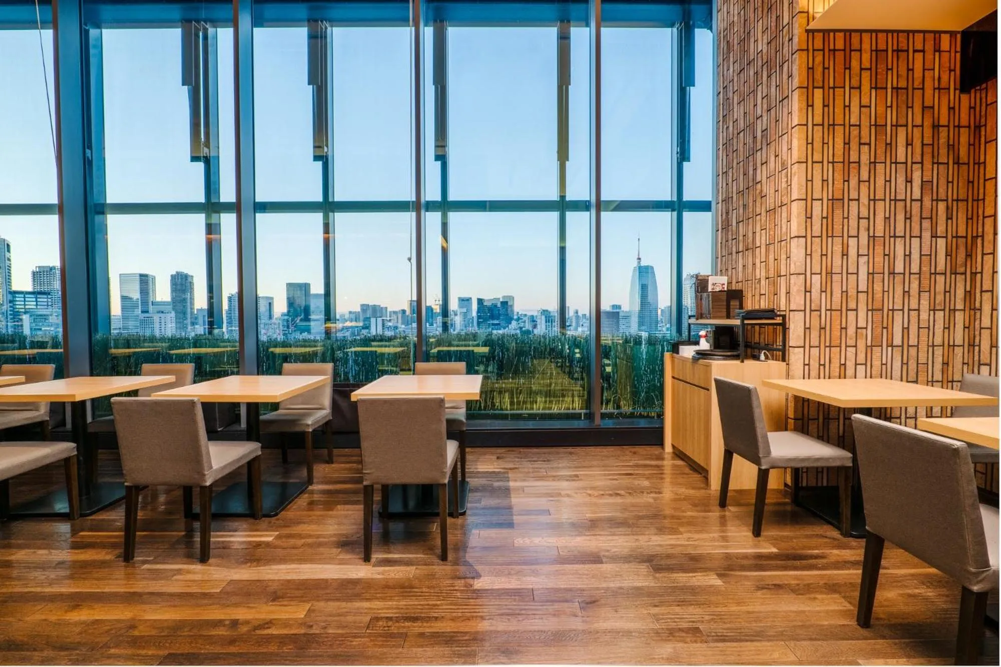 Restaurant/places to eat in THE BLOSSOM HIBIYA