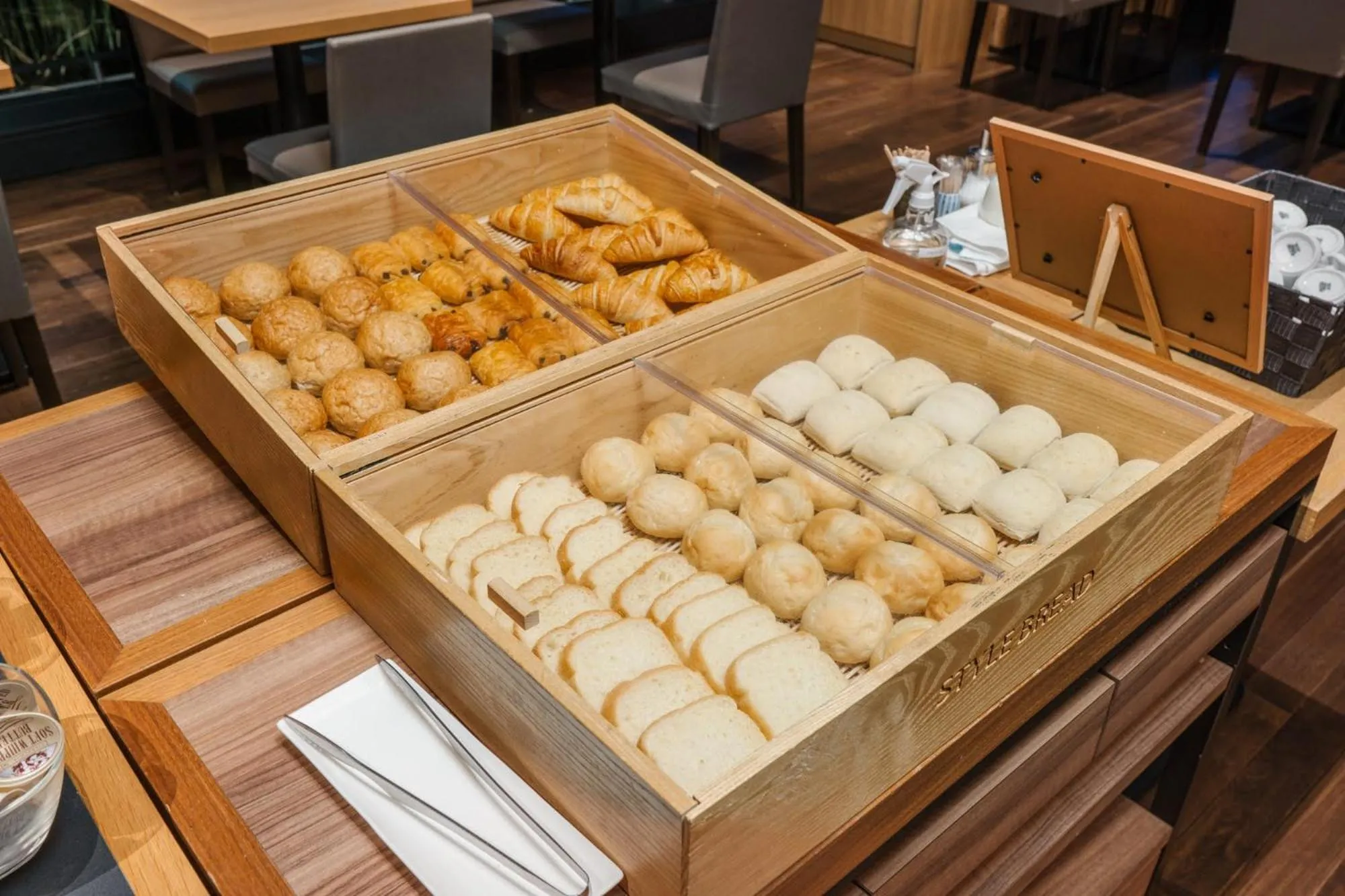 Buffet breakfast in THE BLOSSOM HIBIYA