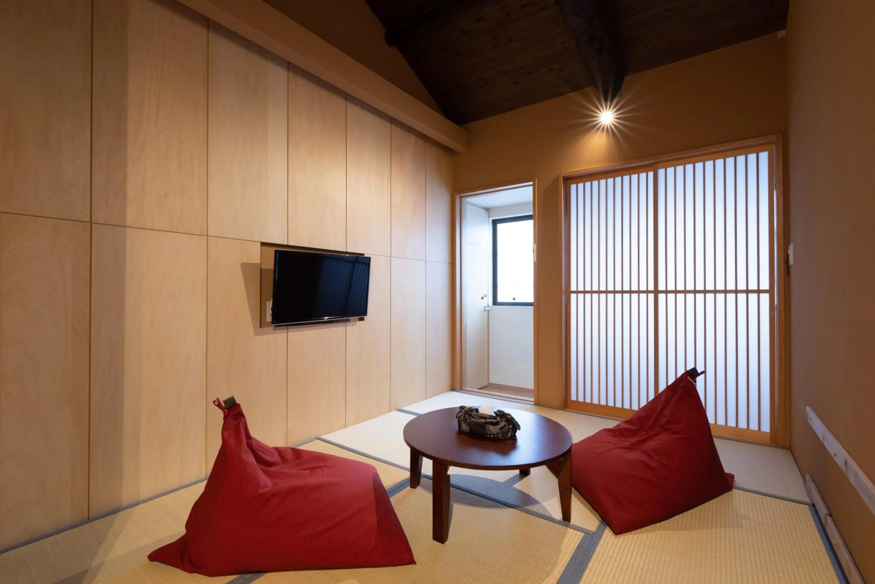 TV and multimedia in 壬生宿 MIBU-JUKU Shichijo-Umekoji