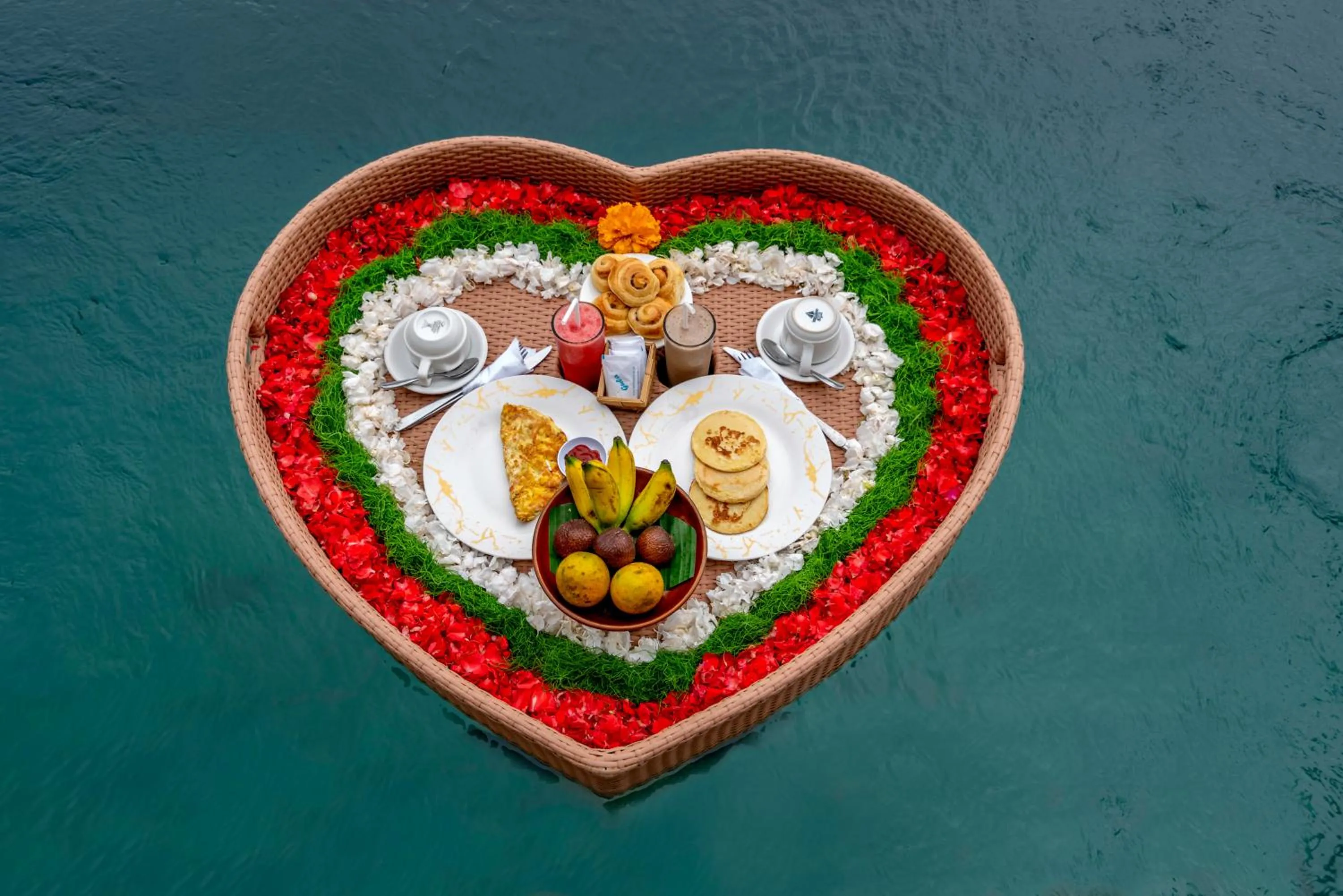 Breakfast in The Alus Cottage and Villa