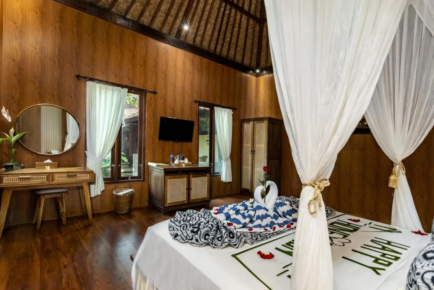 Bedroom, Bed in The Alus Cottage and Villa