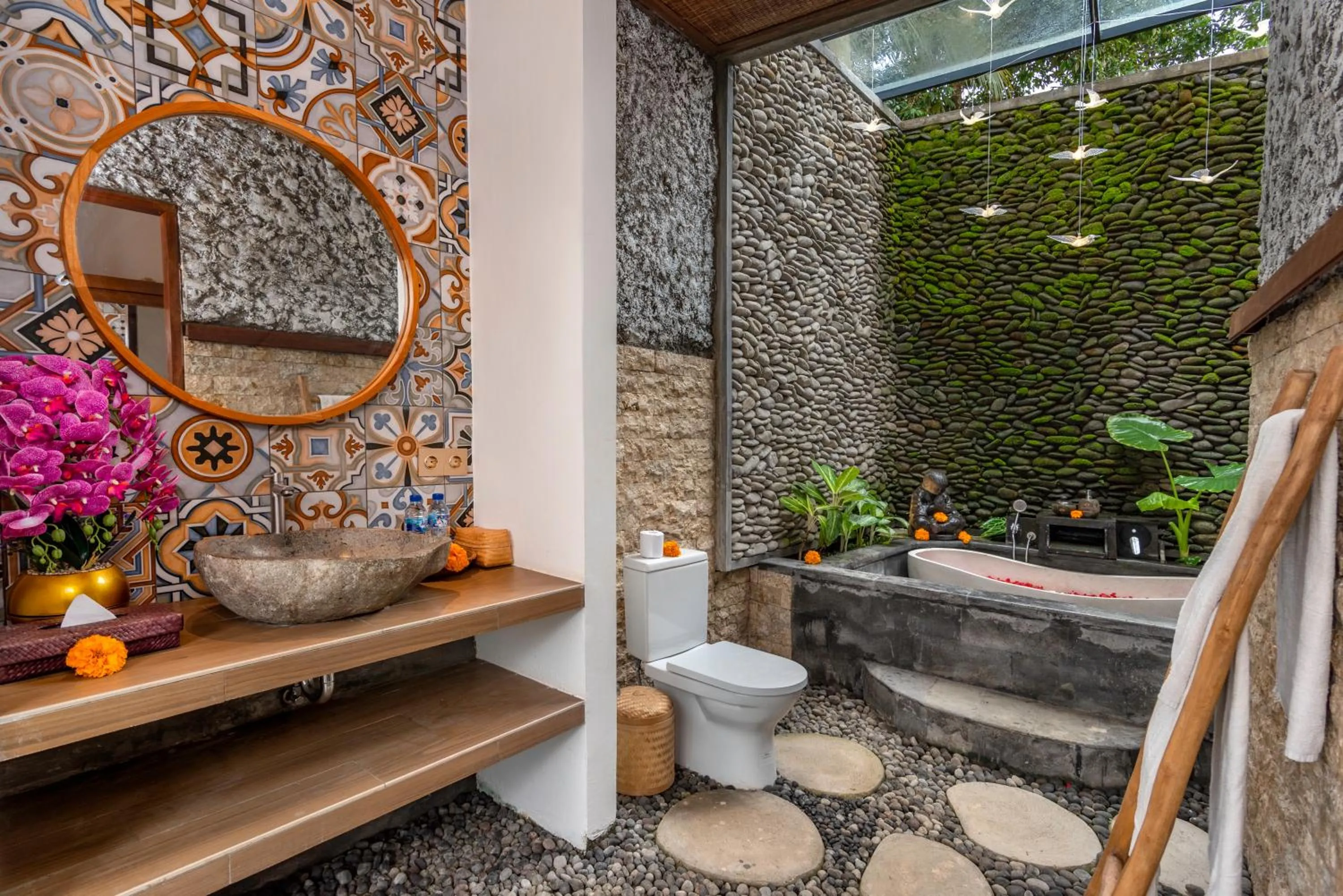 Toilet in The Alus Cottage and Villa