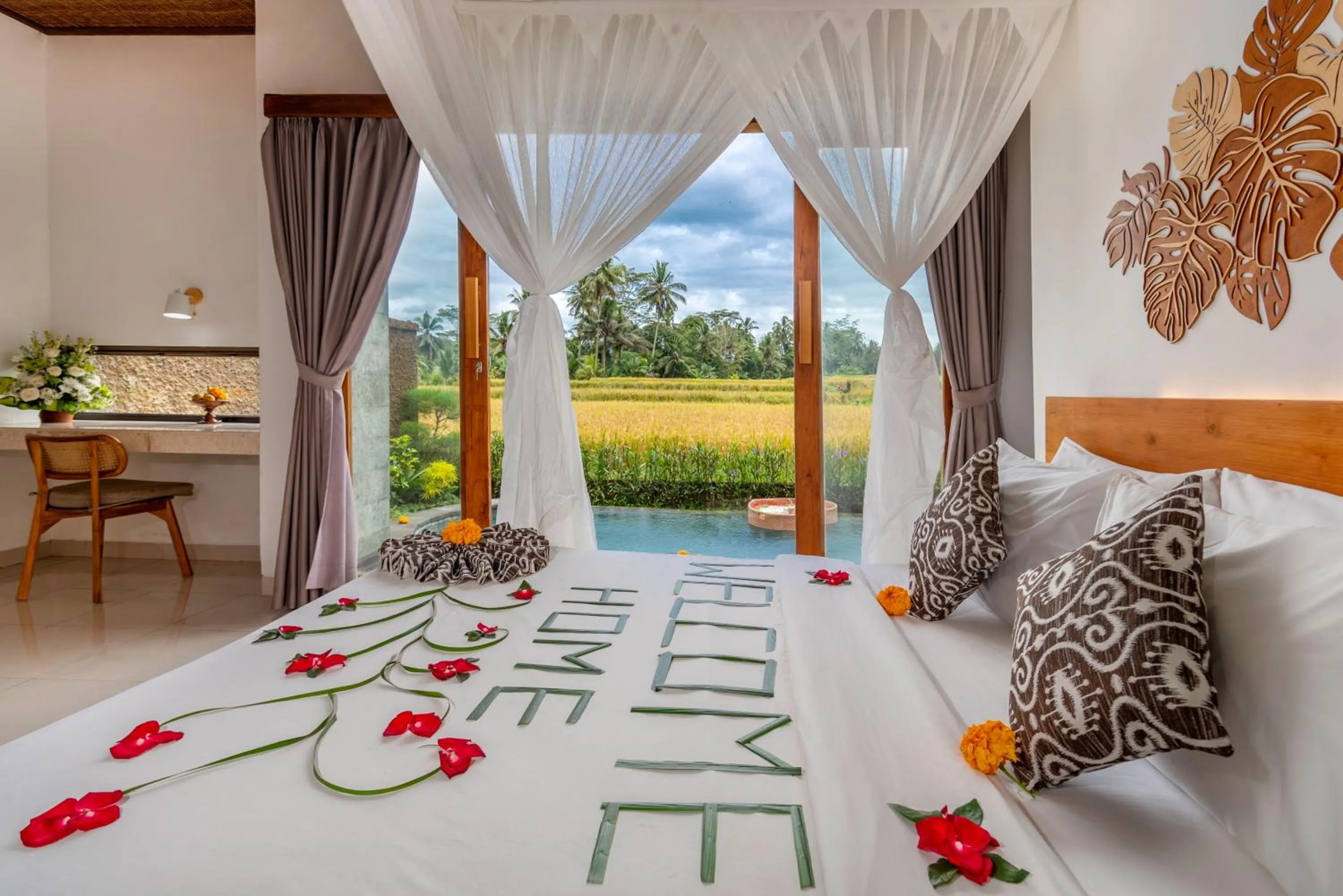 Bed in The Alus Cottage and Villa