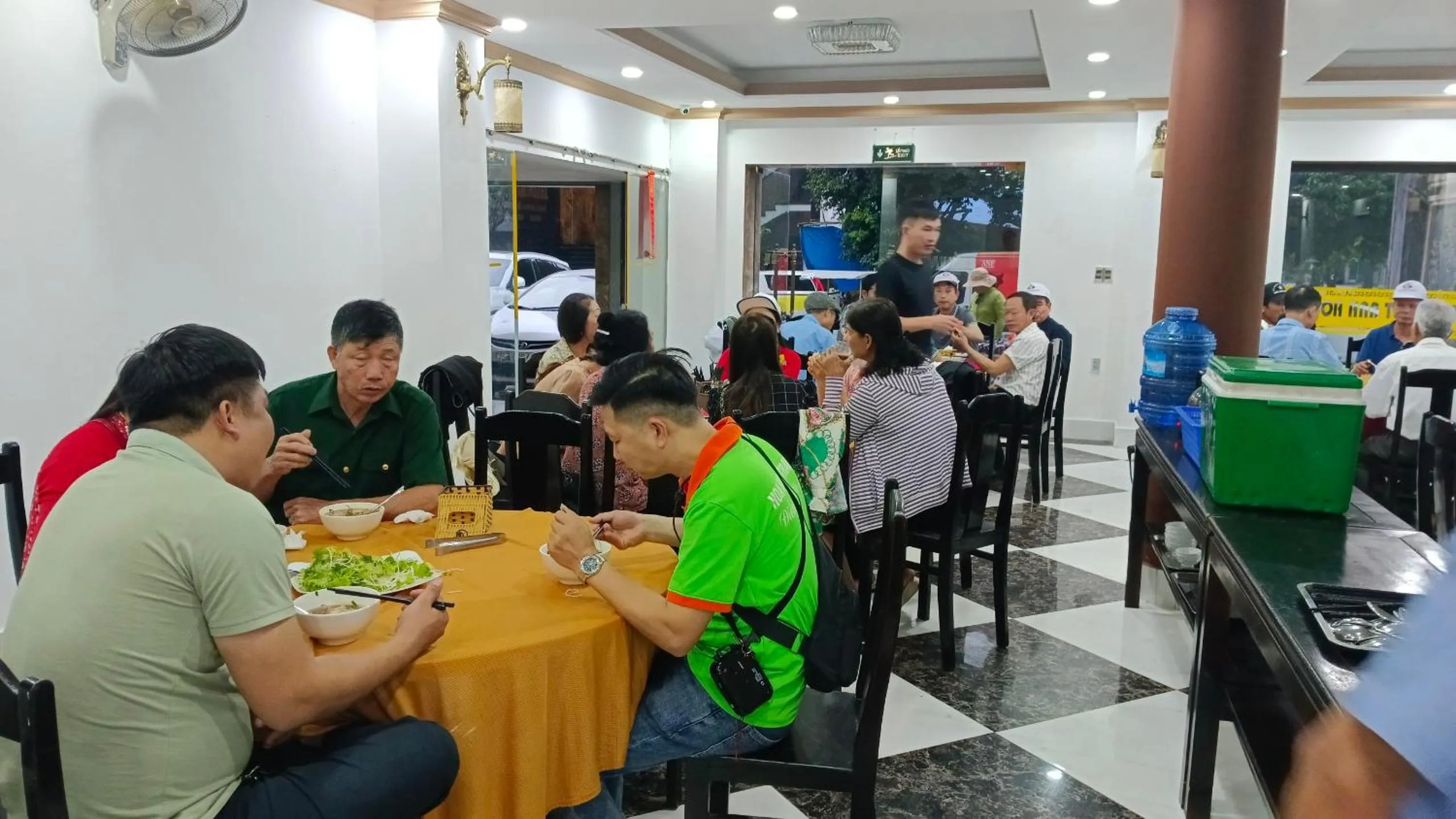 Restaurant/places to eat in Dat Anh Hotel
