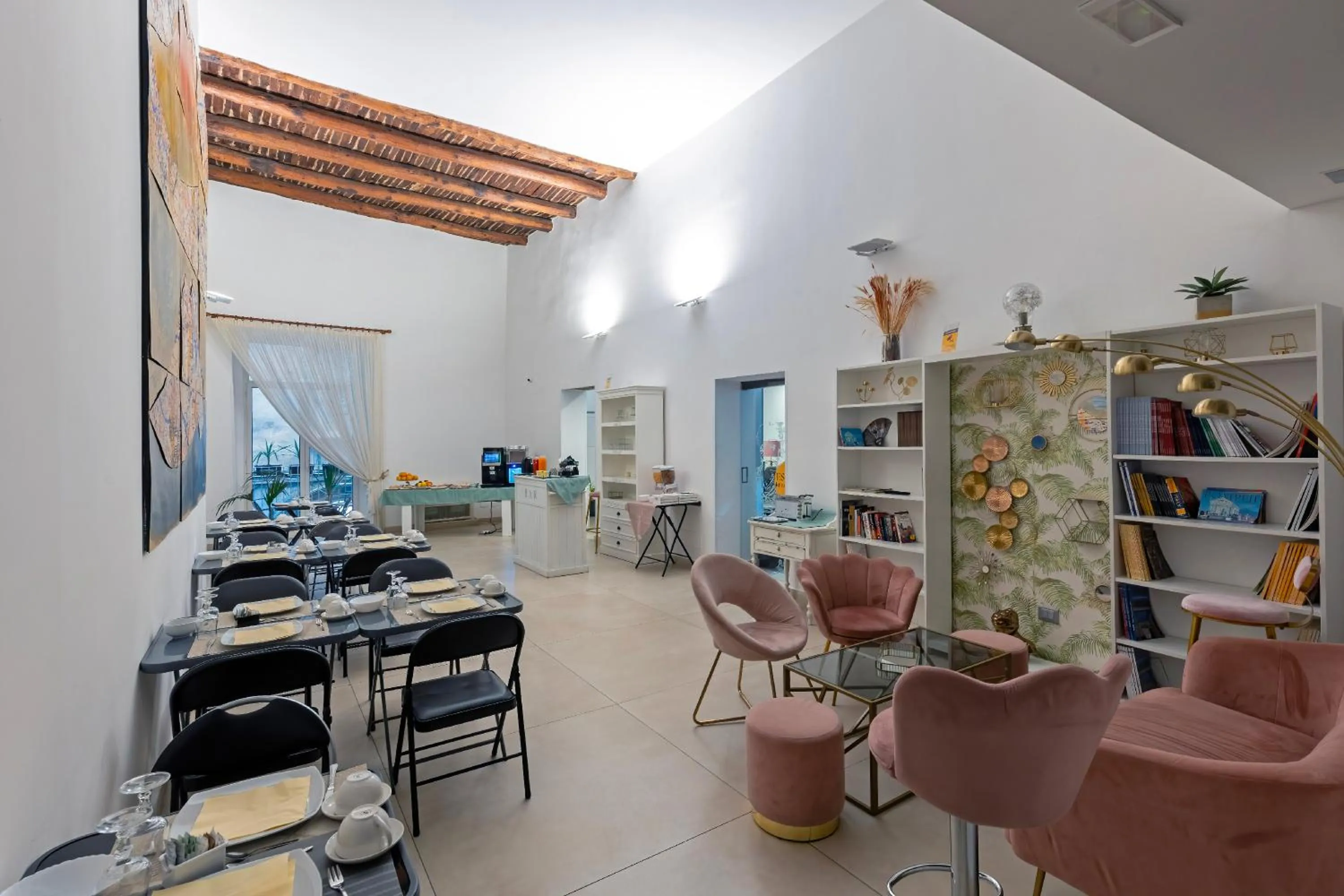 Lounge or bar in Il Tesoro Smart Suite & SPA