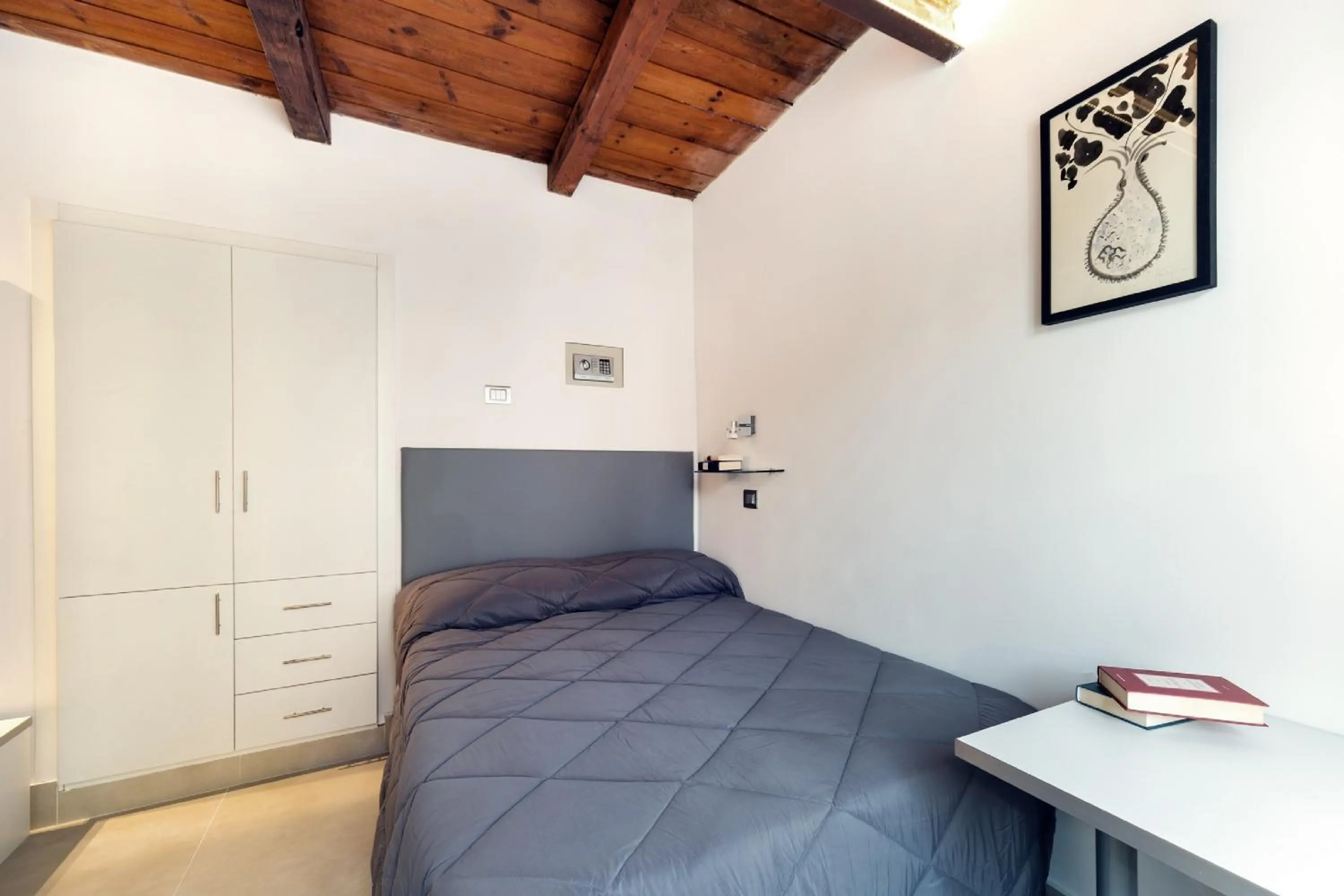 Photo of the whole room, Bed in Il Tesoro Smart Suite & SPA