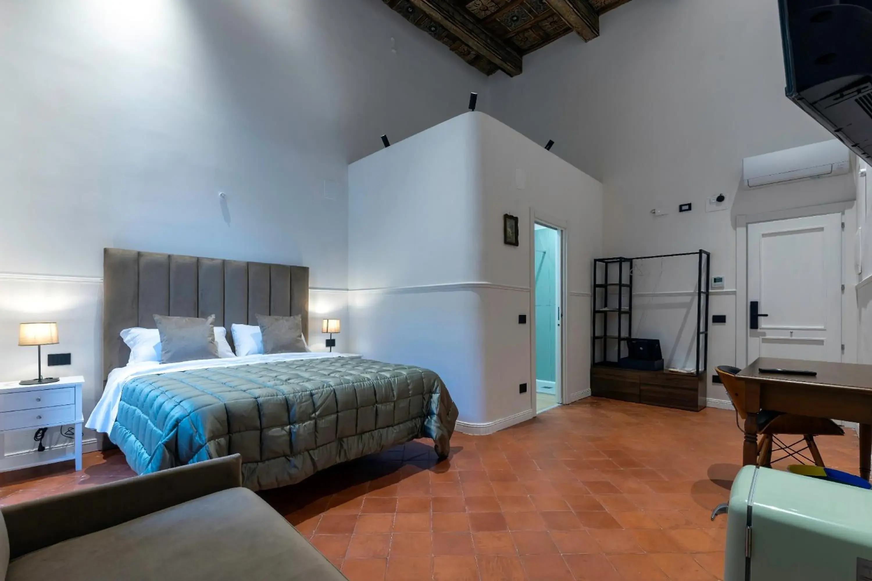 Photo of the whole room, Bed in Il Tesoro Smart Suite & SPA Photo of the whole room, Bed in Il Tesoro Smart Suite & SPA