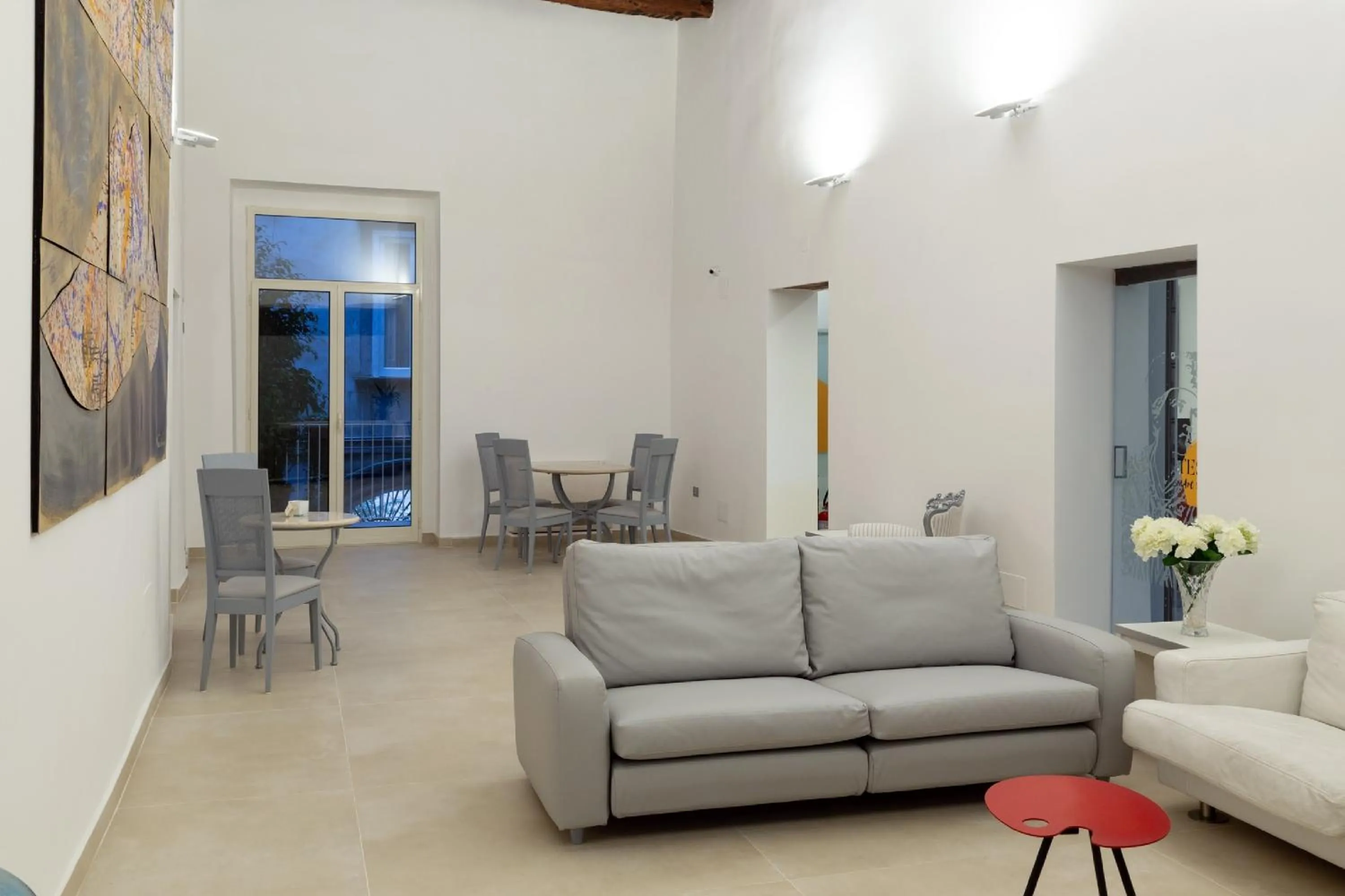 Lobby or reception in Il Tesoro Smart Suite & SPA