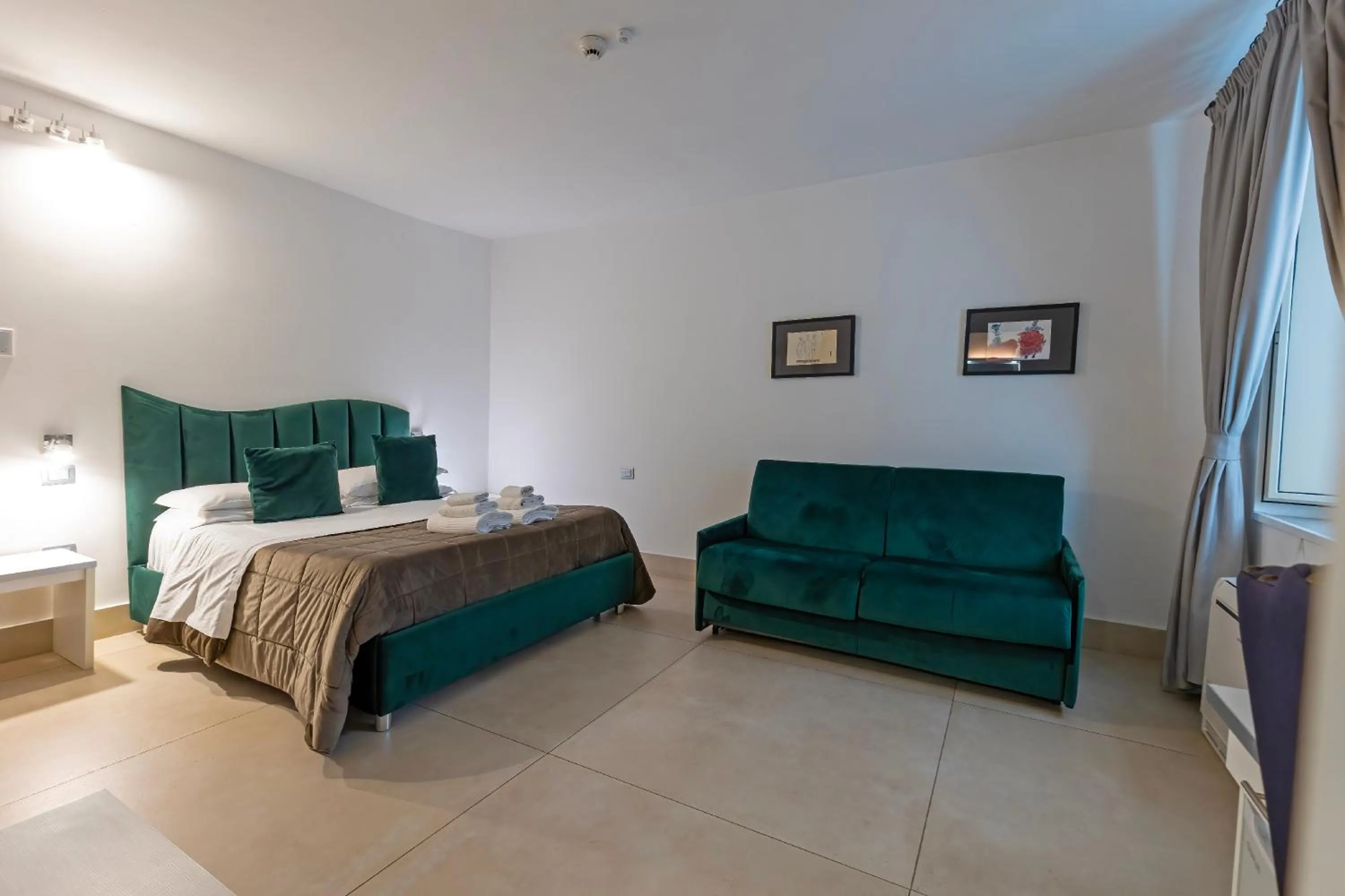 Bedroom, Bed in Il Tesoro Smart Suite & SPA