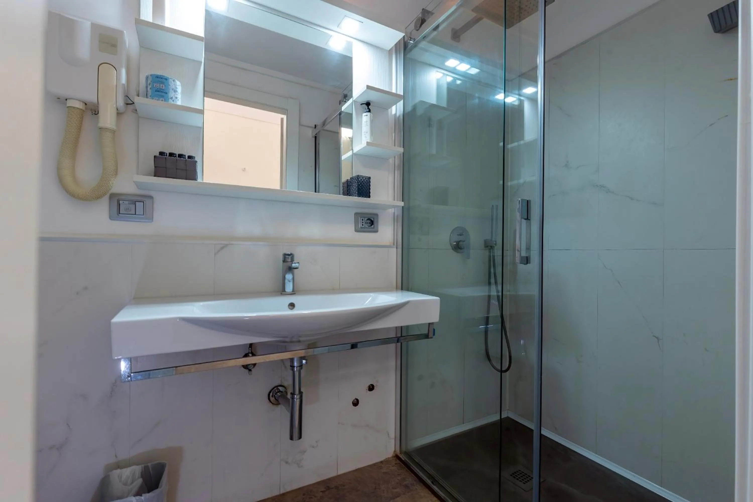 Bathroom in Il Tesoro Smart Suite & SPA