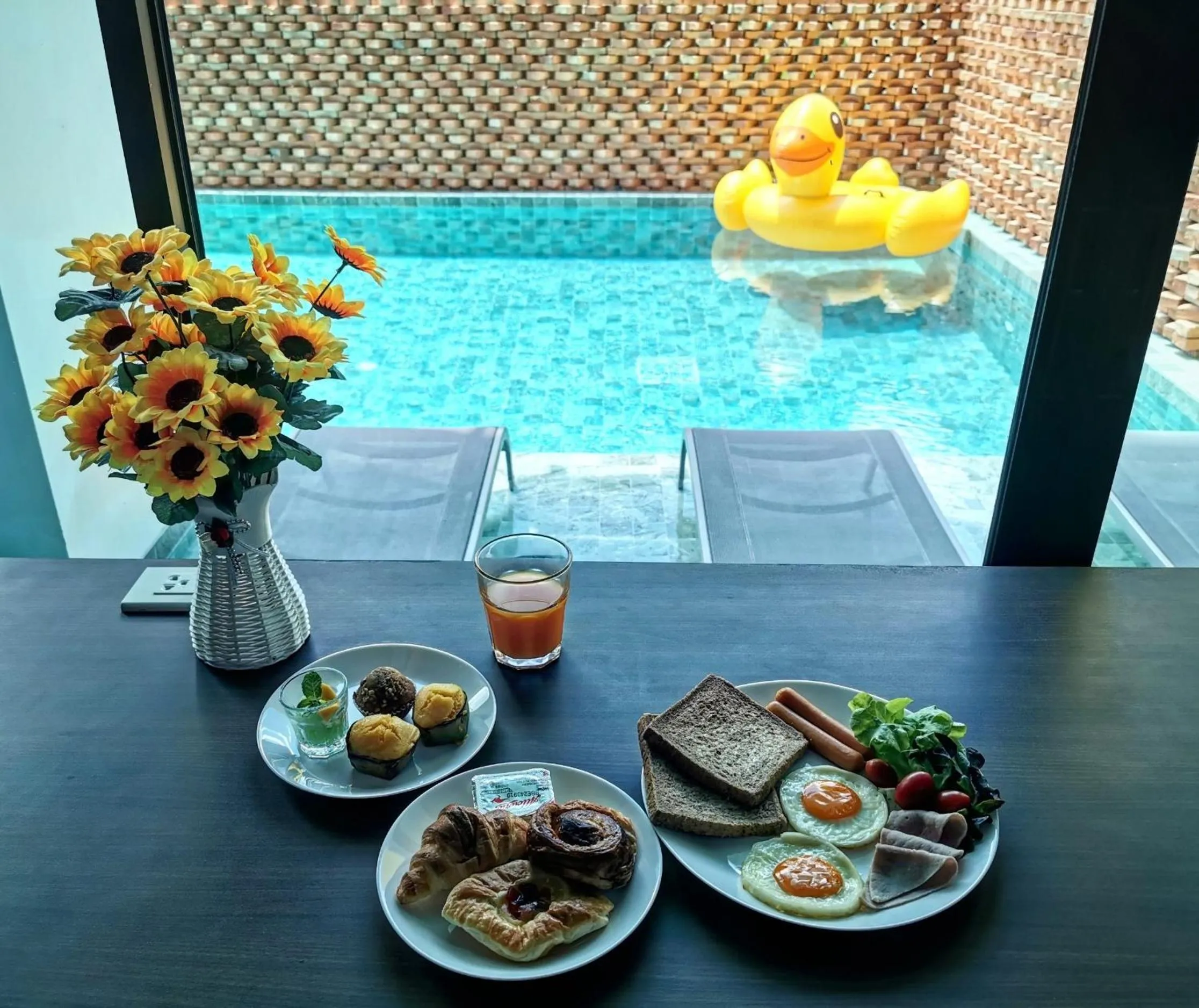 Swimming pool in Sleep Mai Thapae Chiang Mai Old City Lifestyle Hotel