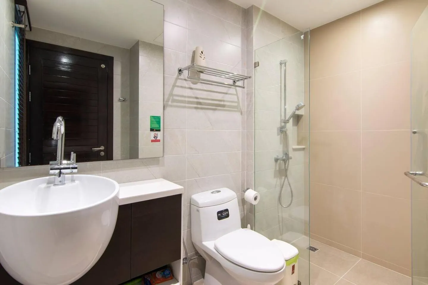 Shower in Emerald Terrace Resort