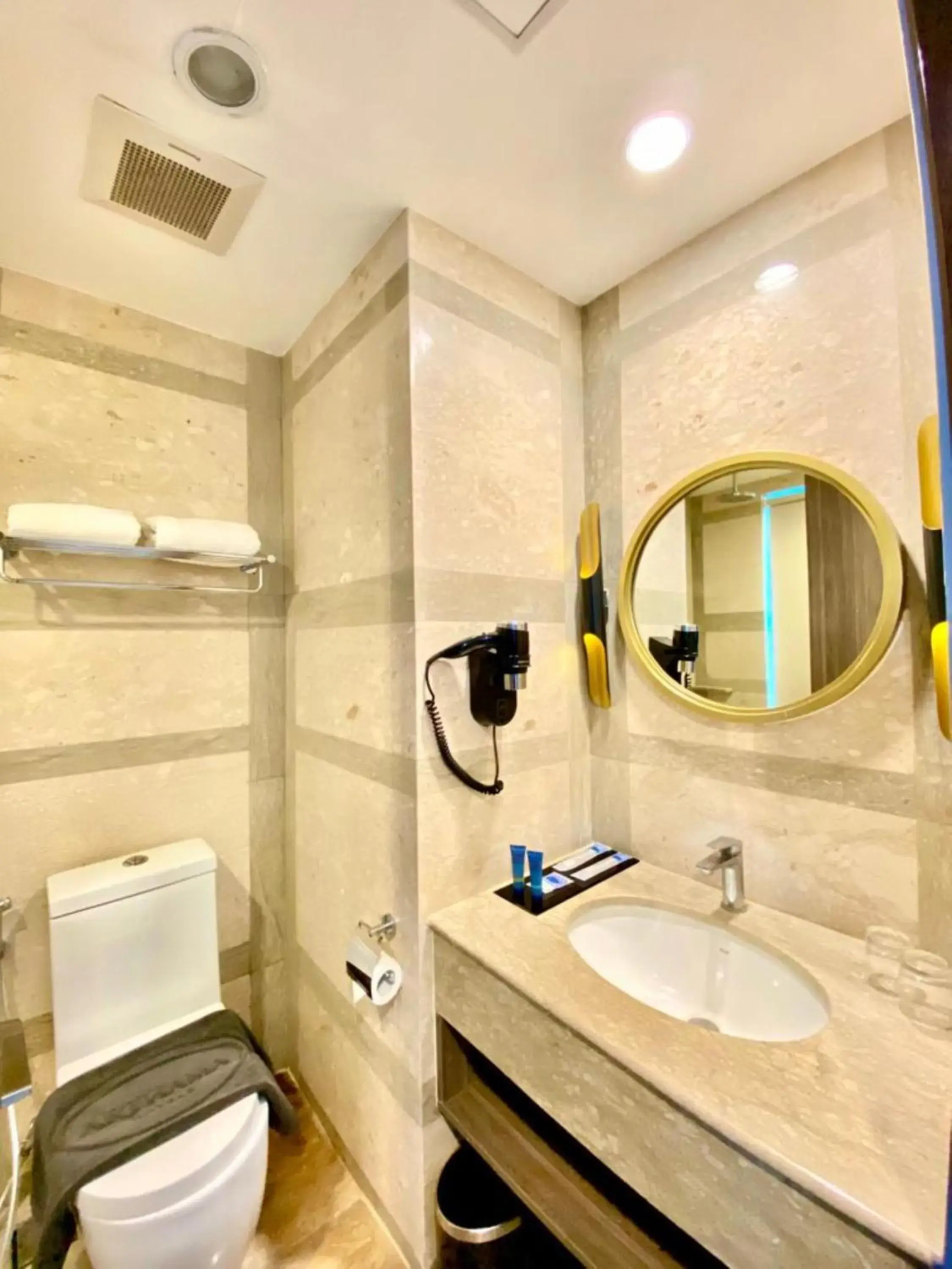 Bathroom in Arthama Hotel Wahid Hasyim Jakarta