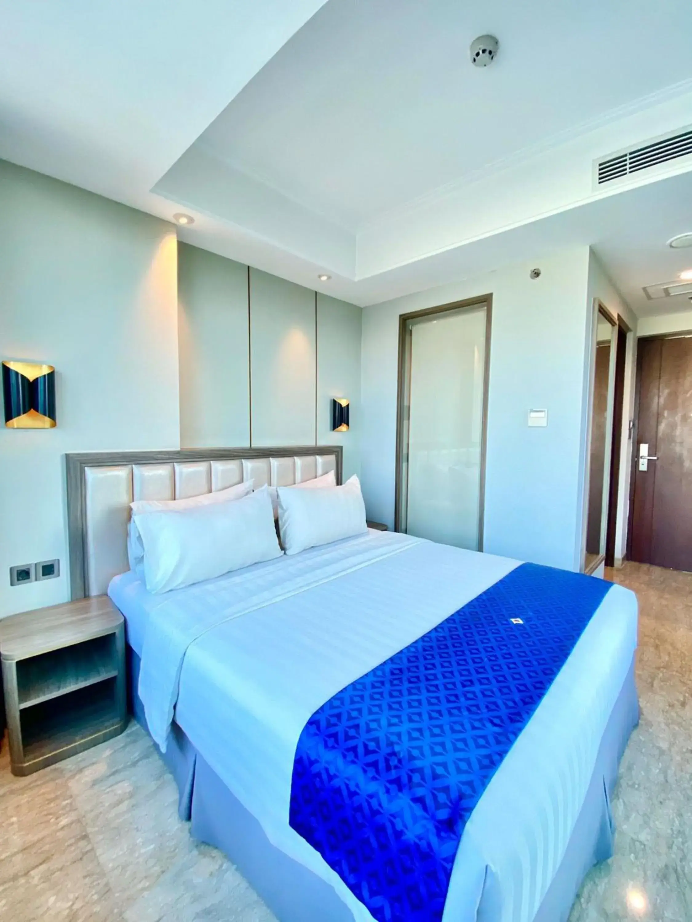 Bedroom, Bed in Arthama Hotel Wahid Hasyim Jakarta