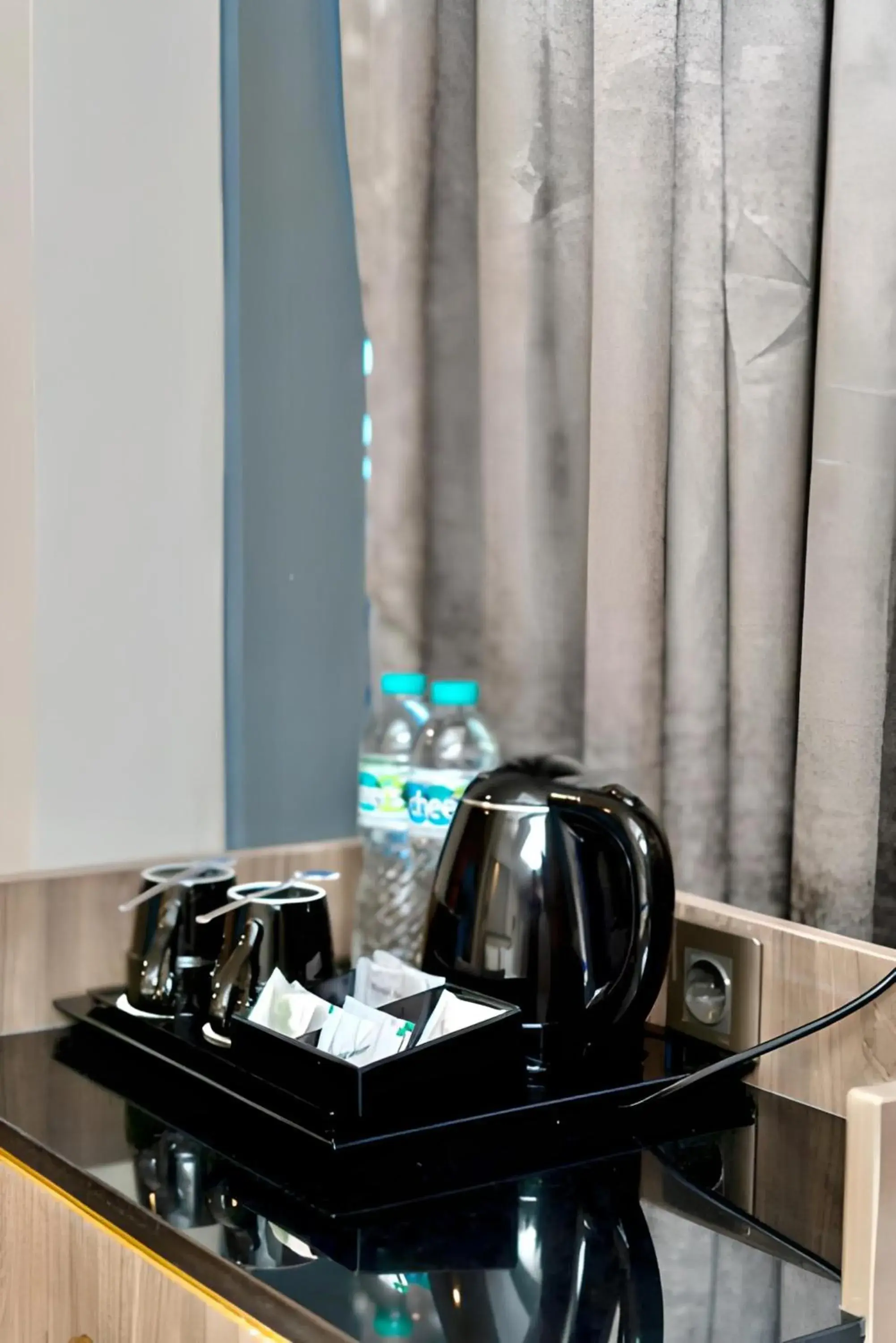 Coffee/tea facilities, Kitchen/Kitchenette in Arthama Hotel Wahid Hasyim Jakarta