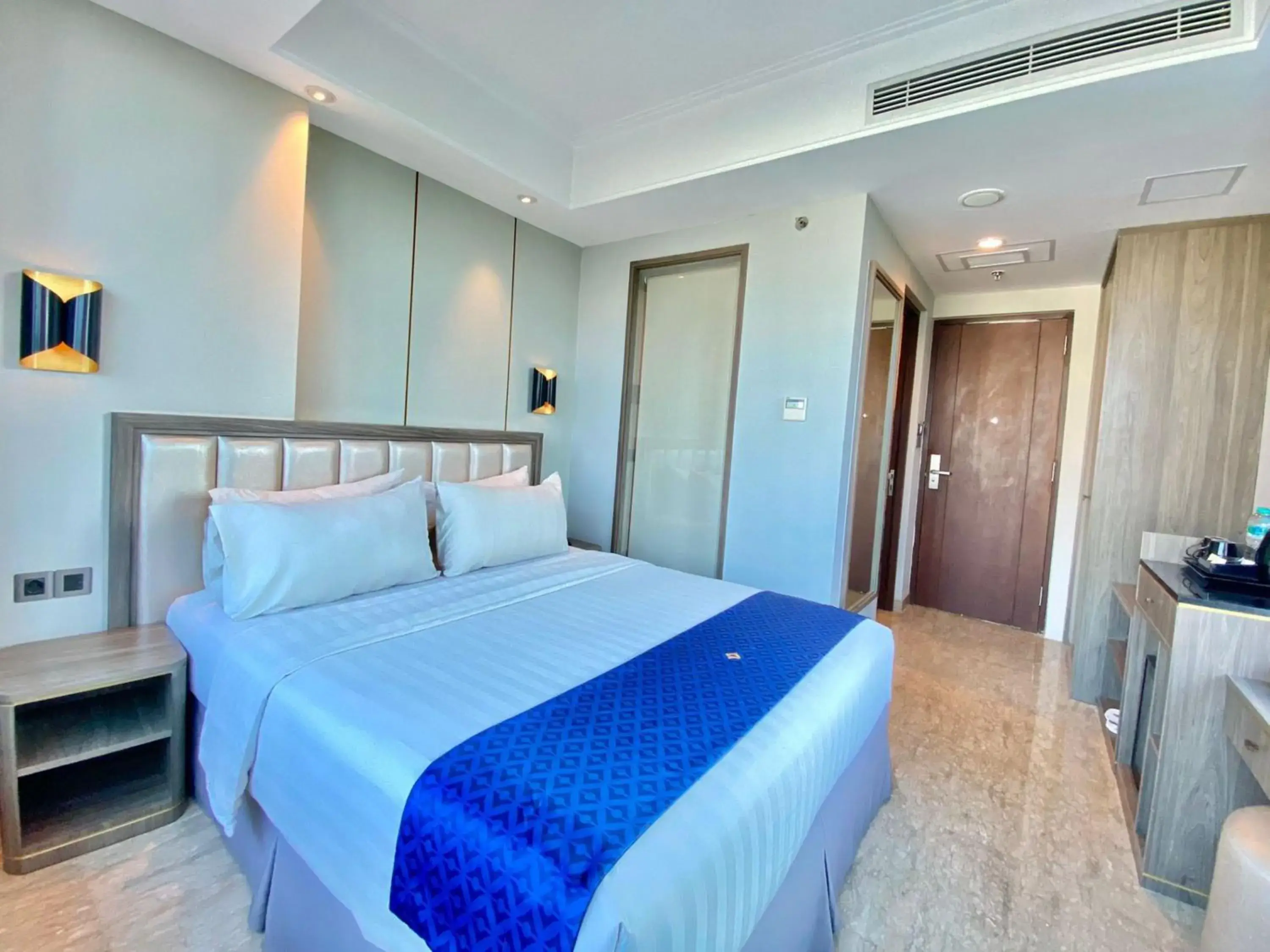 Floor plan, Bed in Arthama Hotel Wahid Hasyim Jakarta