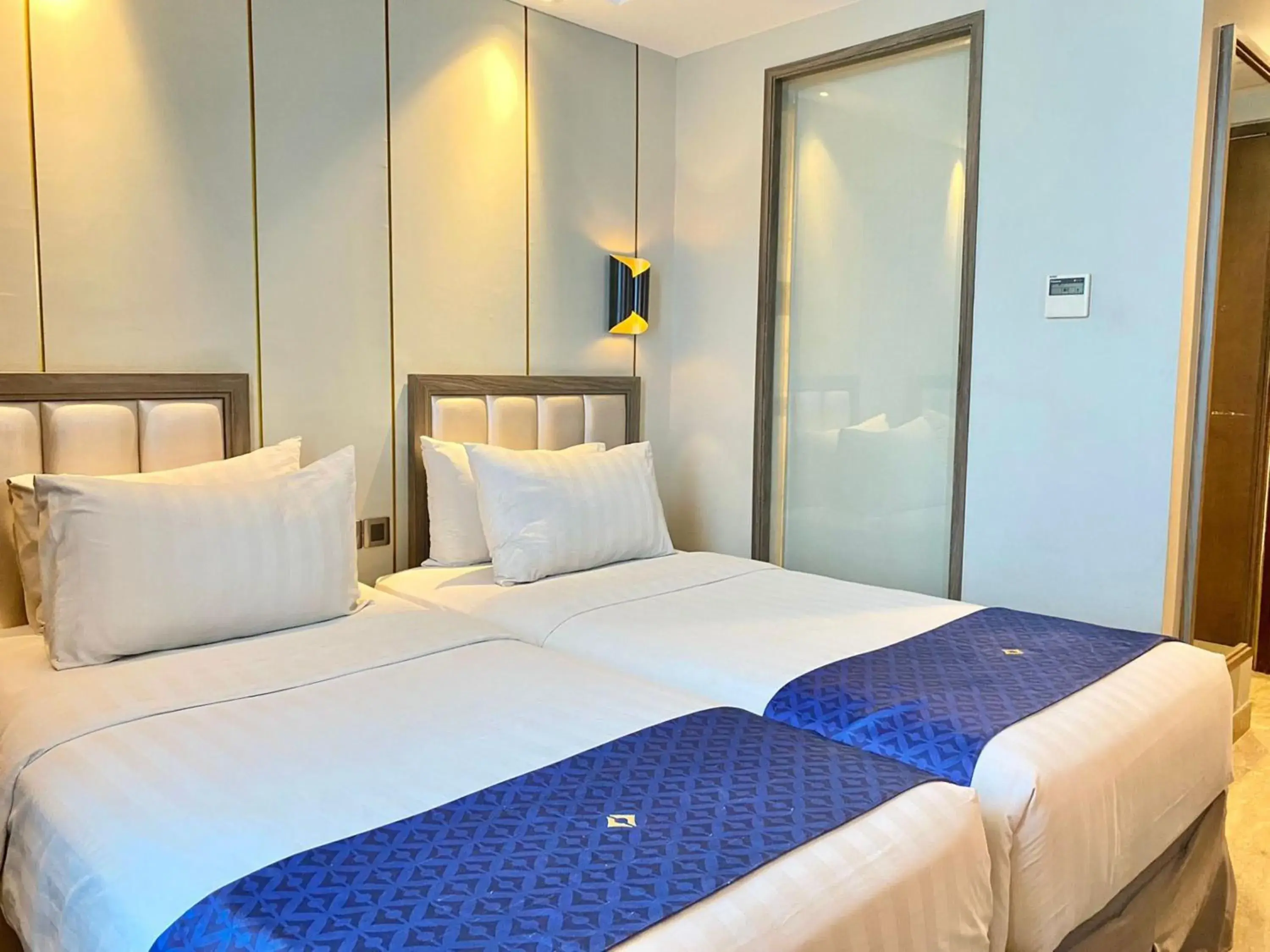 Bedroom, Bed in Arthama Hotel Wahid Hasyim Jakarta