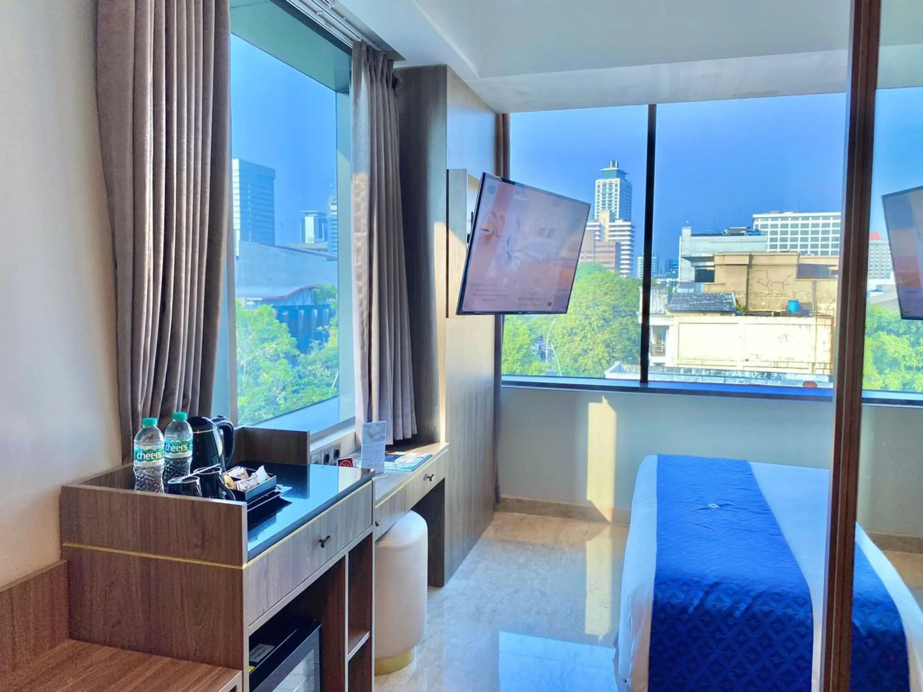 View (from property/room), TV/Entertainment Center in Arthama Hotel Wahid Hasyim Jakarta