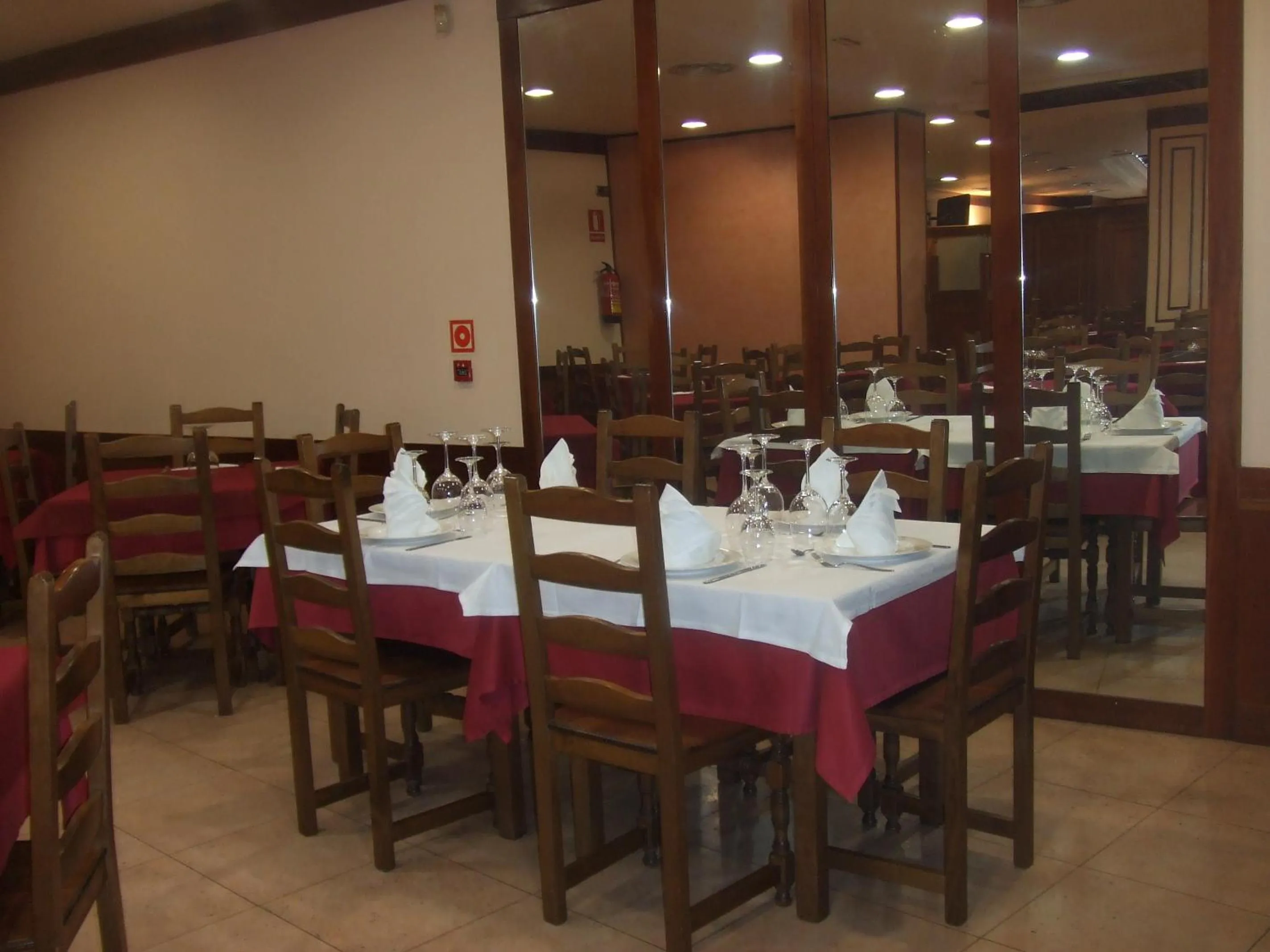 Restaurant/places to eat in Hotel Vadorrey