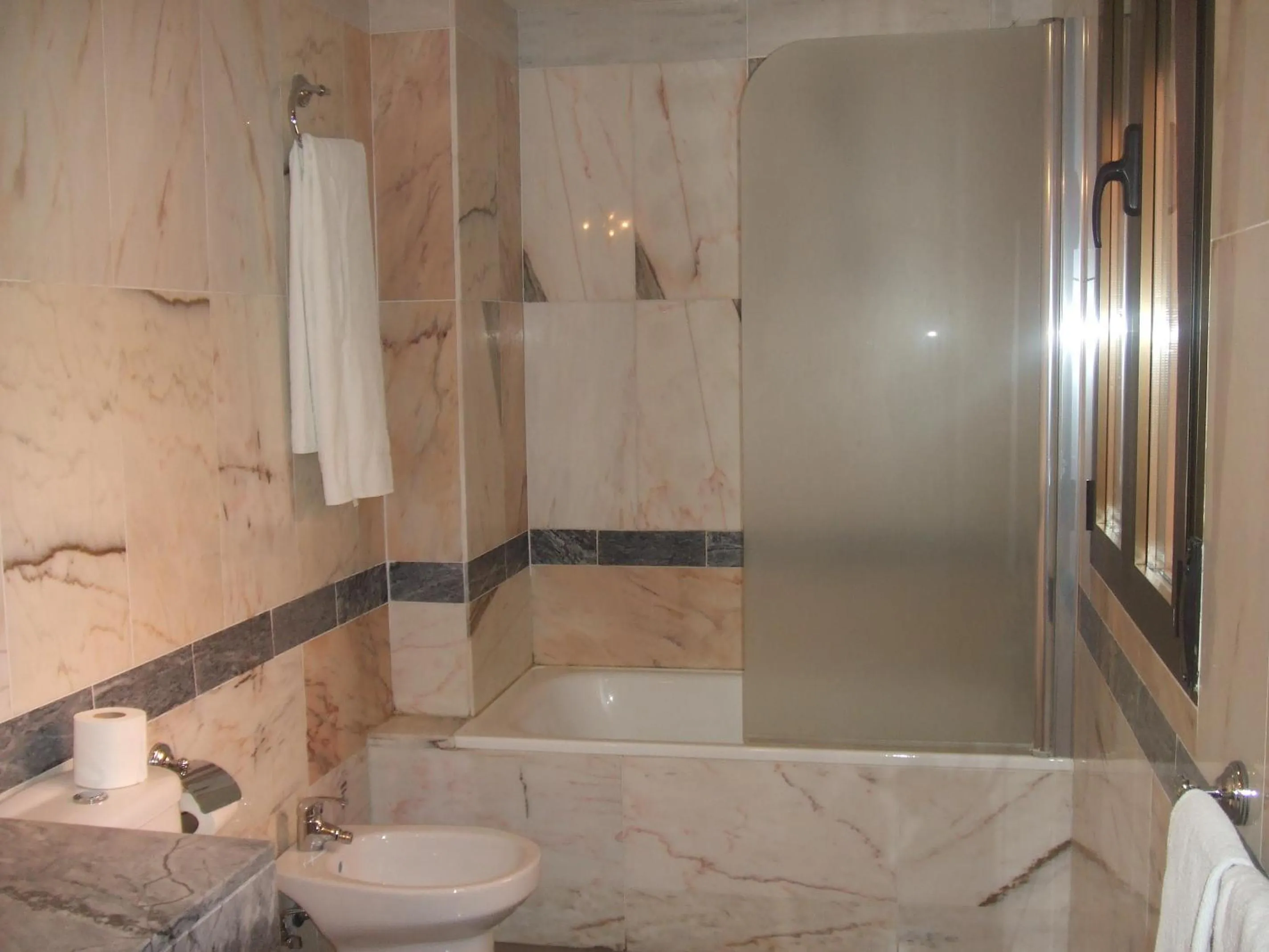 Bathroom in Hotel Vadorrey