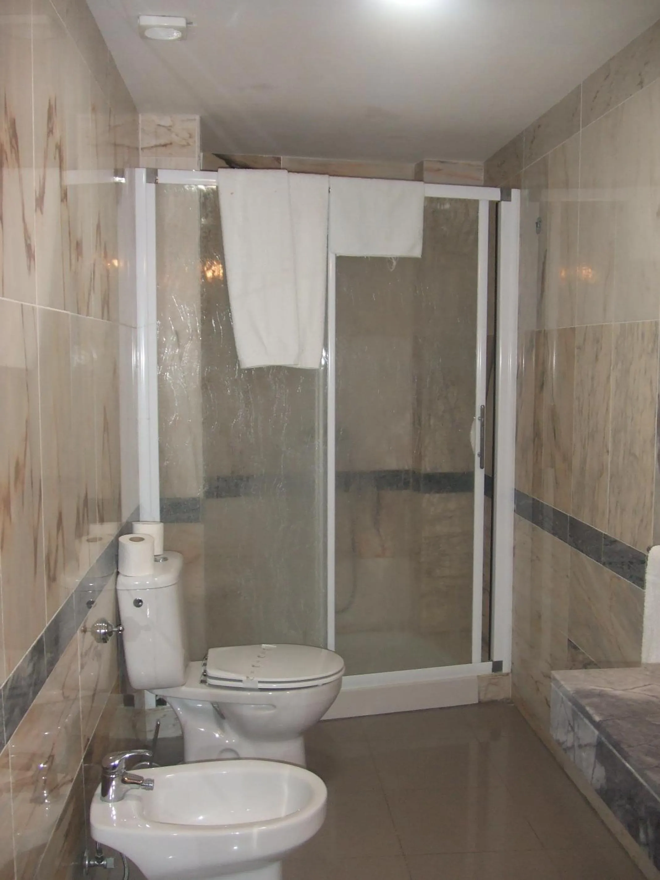 Bathroom in Hotel Vadorrey