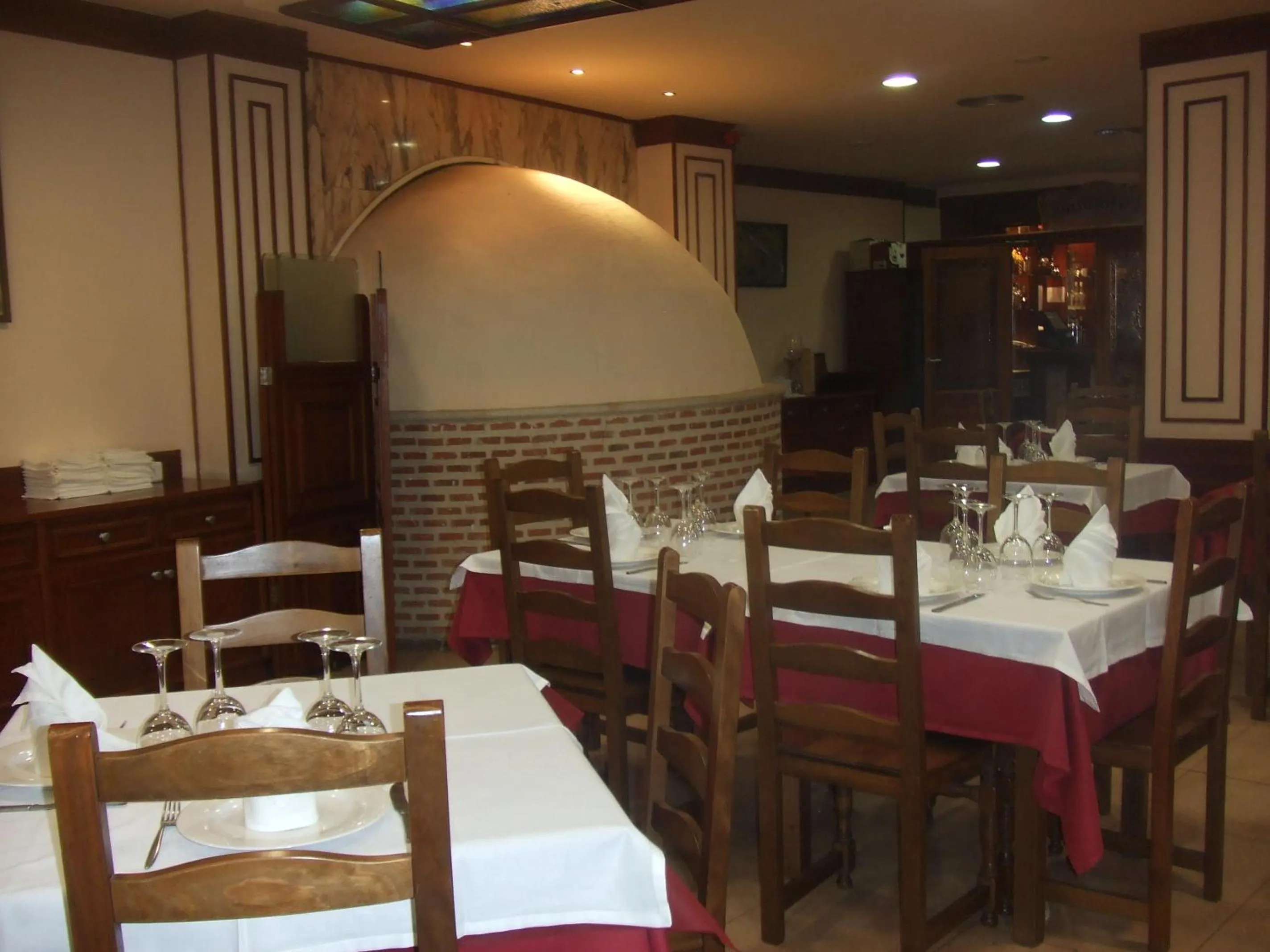 Restaurant/places to eat in Hotel Vadorrey