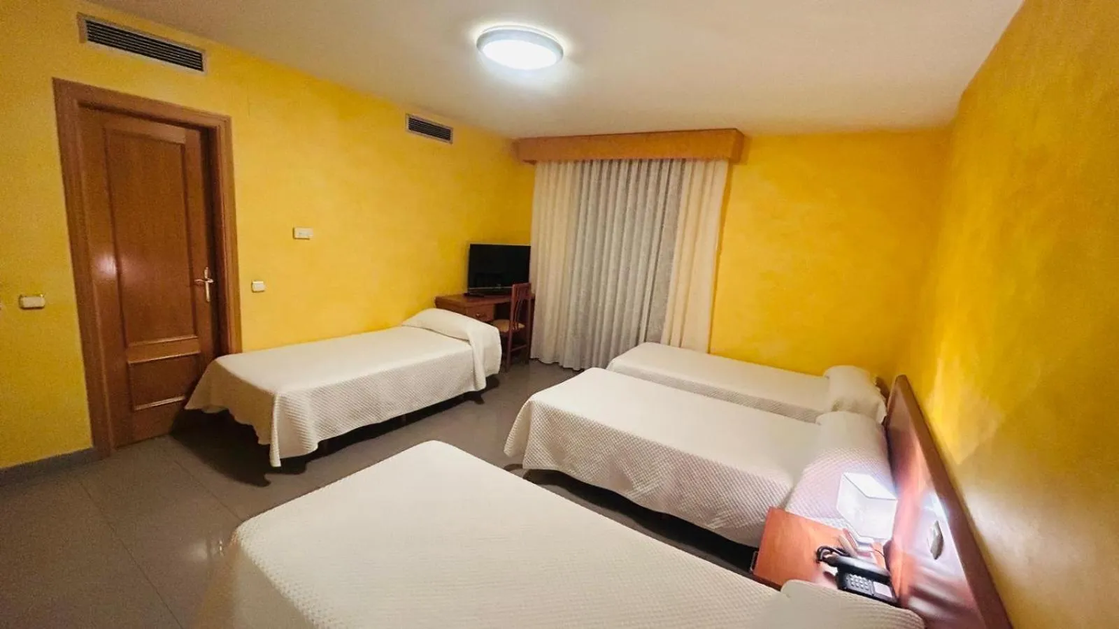 Bed in Hotel Vadorrey