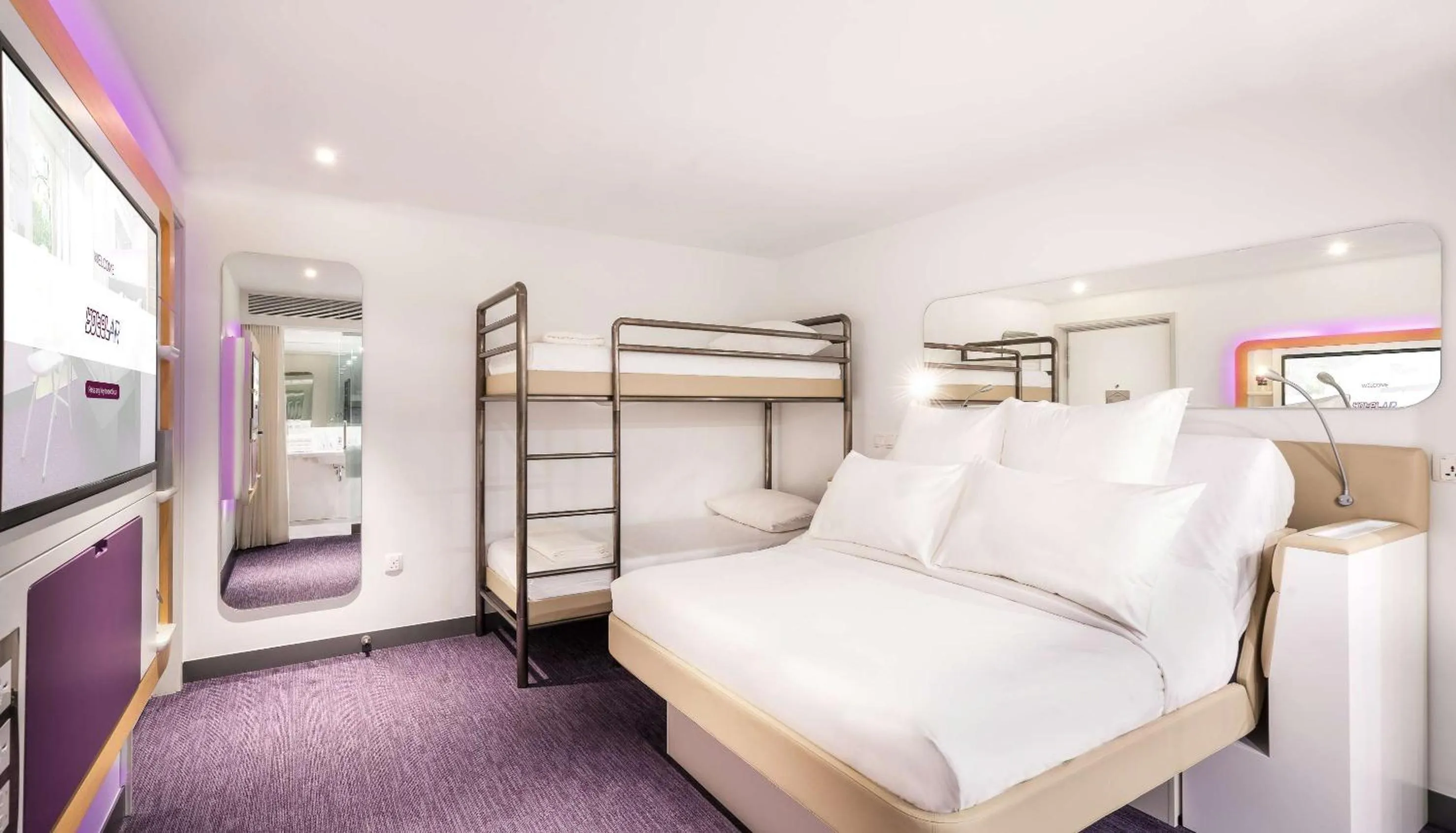 Coffee/tea facilities, Bed in YOTELAIR Singapore Changi Airport Landside