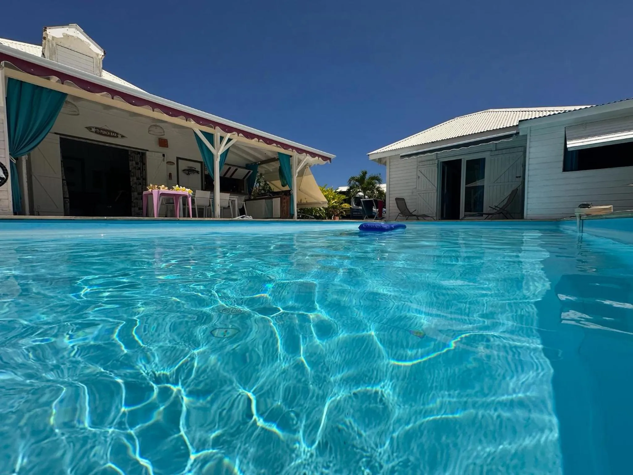 Swimming pool in Au Bel'vue chez Sandrine "Gite & Chambre d'hôtes"