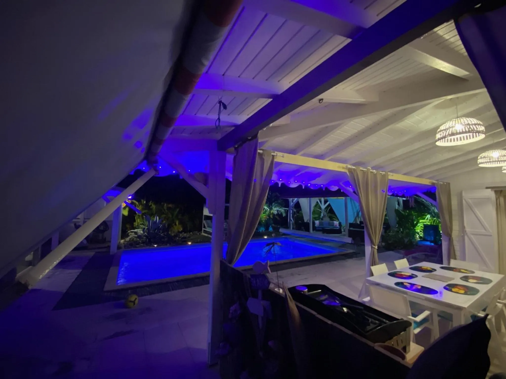 Swimming pool in Au Bel'vue chez Sandrine "Gite & Chambre d'hôtes"