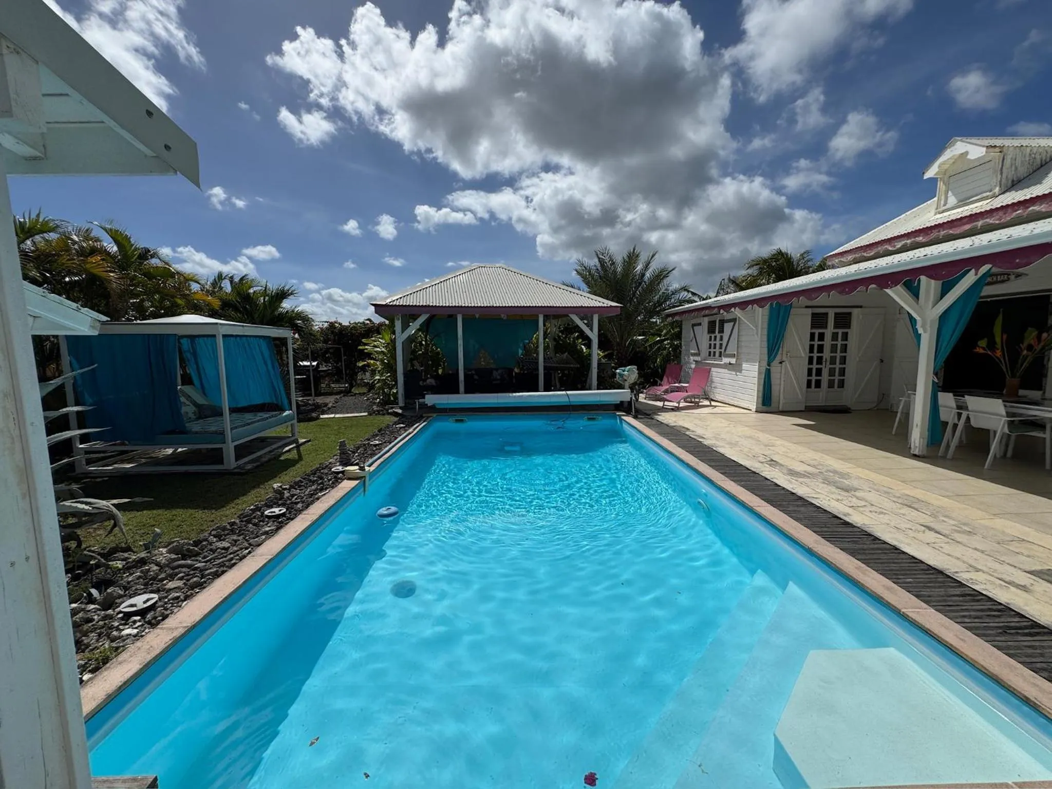 Pool view in Au Bel'vue chez Sandrine "Gite & Chambre d'hôtes"