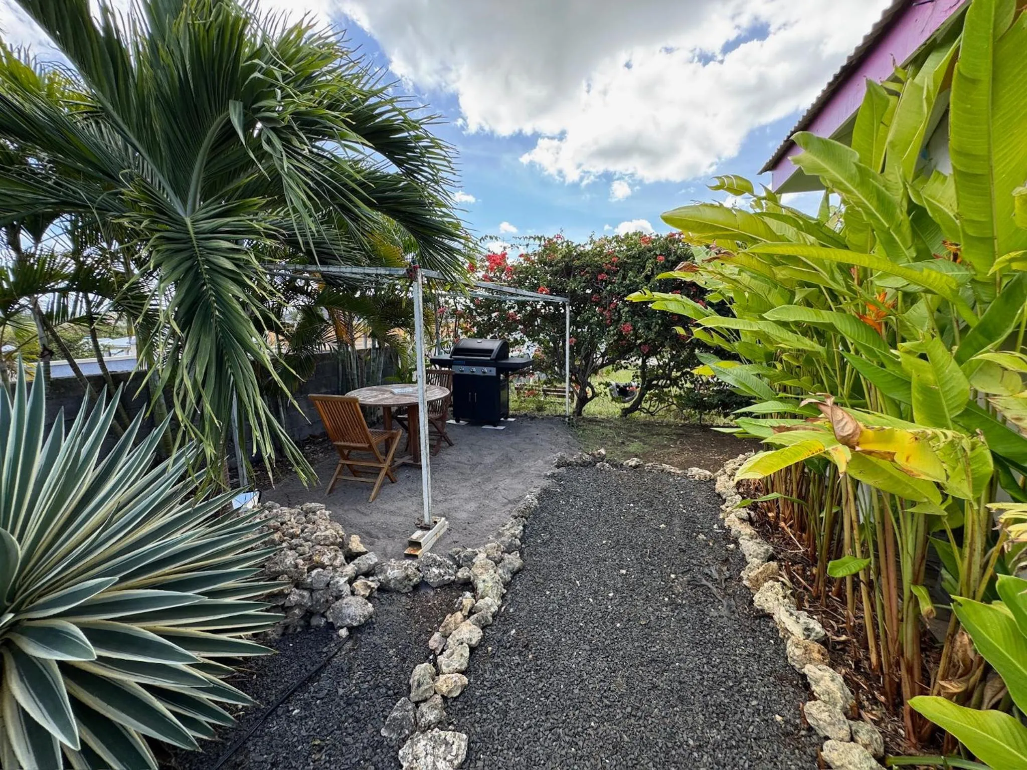BBQ facilities in Au Bel'vue chez Sandrine "Gite & Chambre d'hôtes"